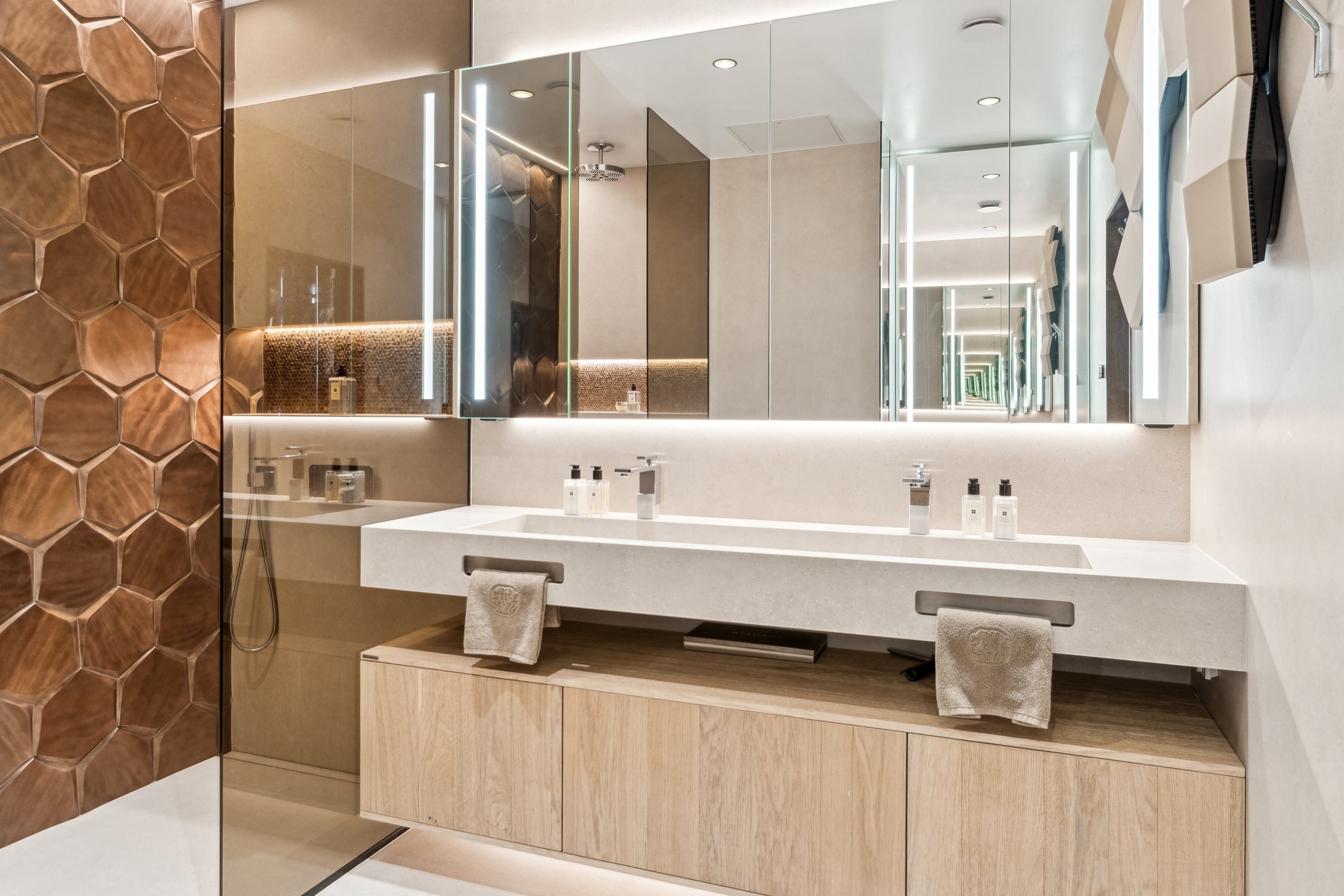 Fremhævet badeværelse billede i fuldskærmstilstand. Billede af Knud Kristensens Gade 12, 2300 København S