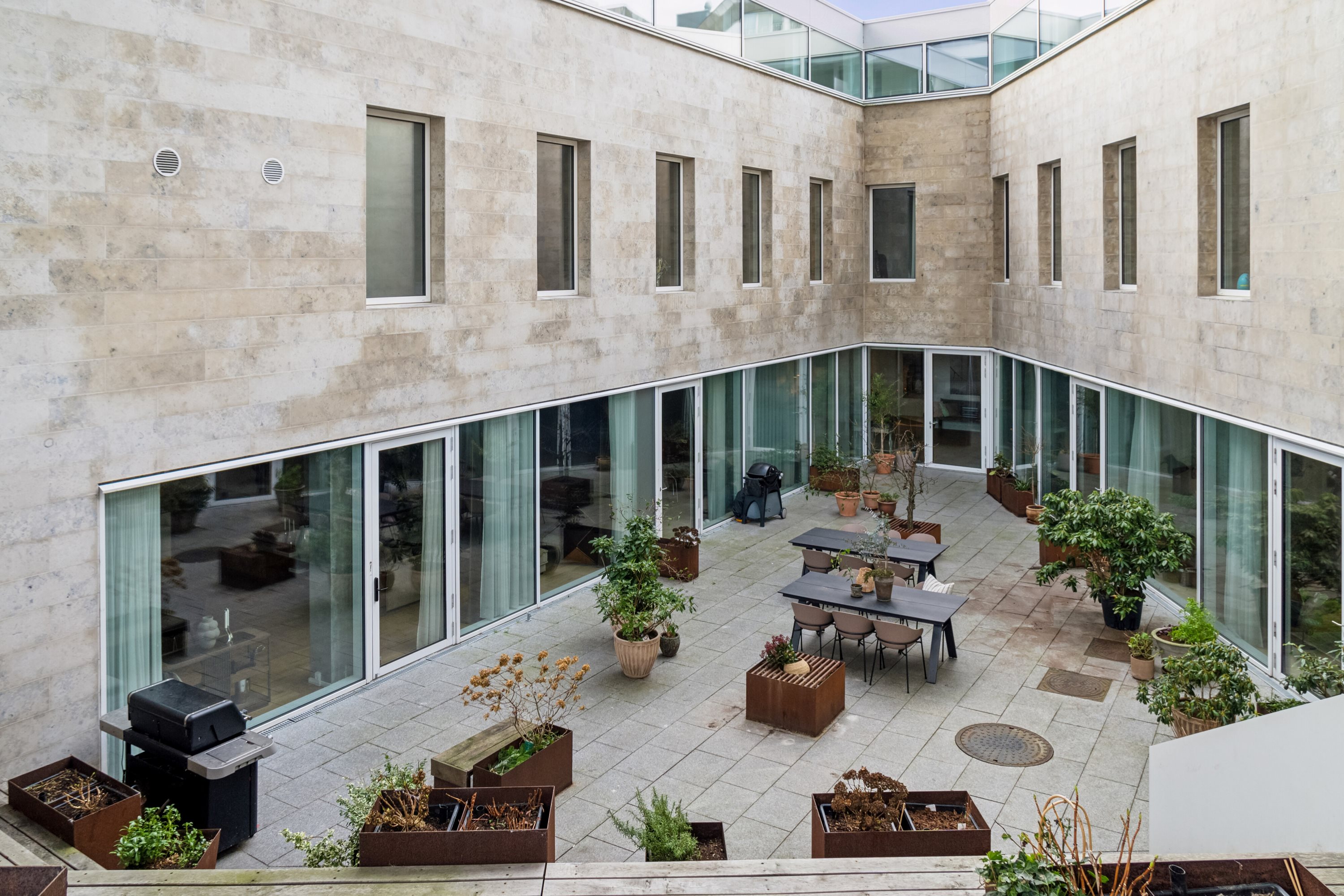 Fremhævet udendørs billede i fuldskærmstilstand. Billede af Knud Kristensens Gade 12, 2300 København S