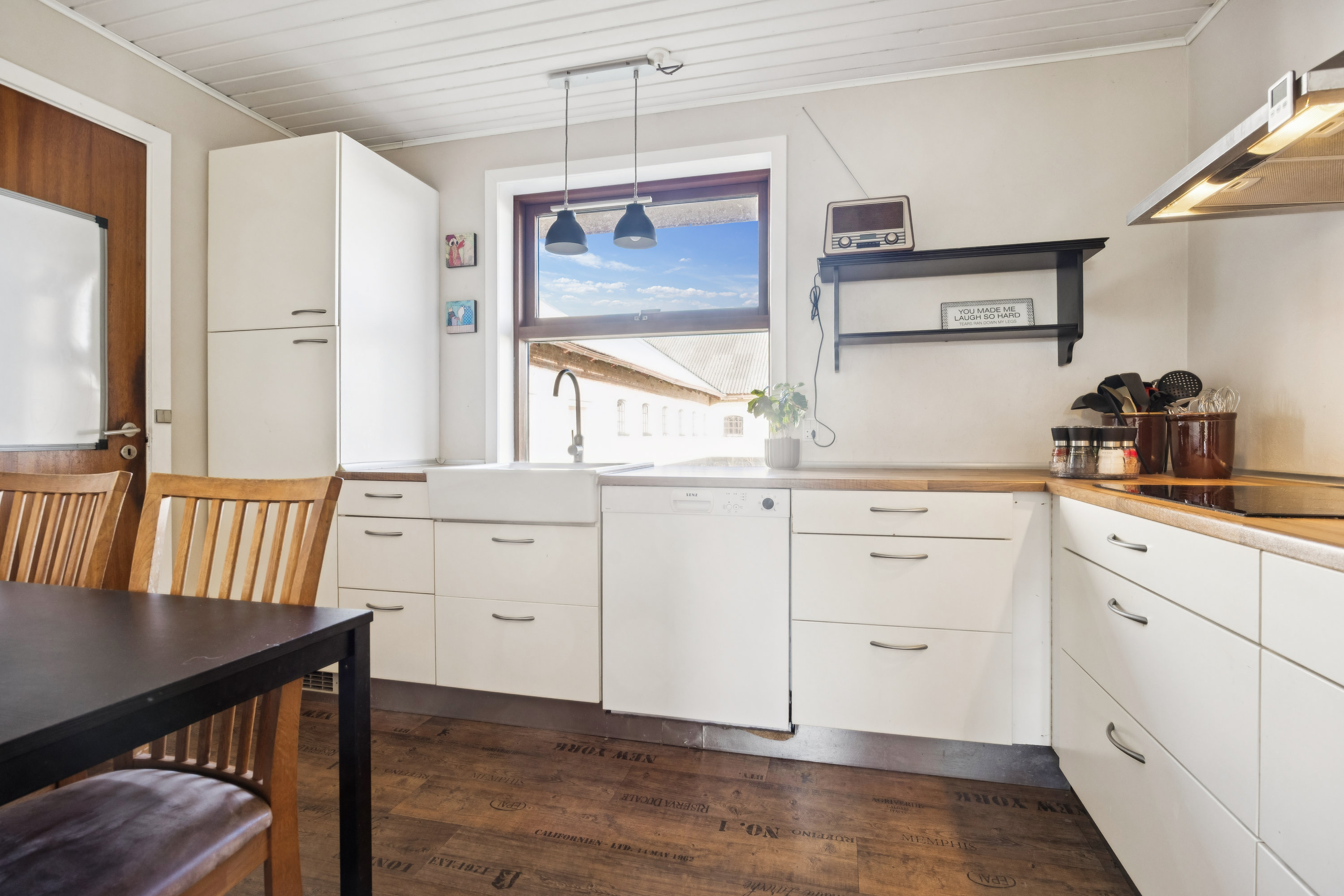 Fremhævet køkken billede i fuldskærmstilstand. Billede af Tranekærvej 25, Kaas, 9490 Pandrup