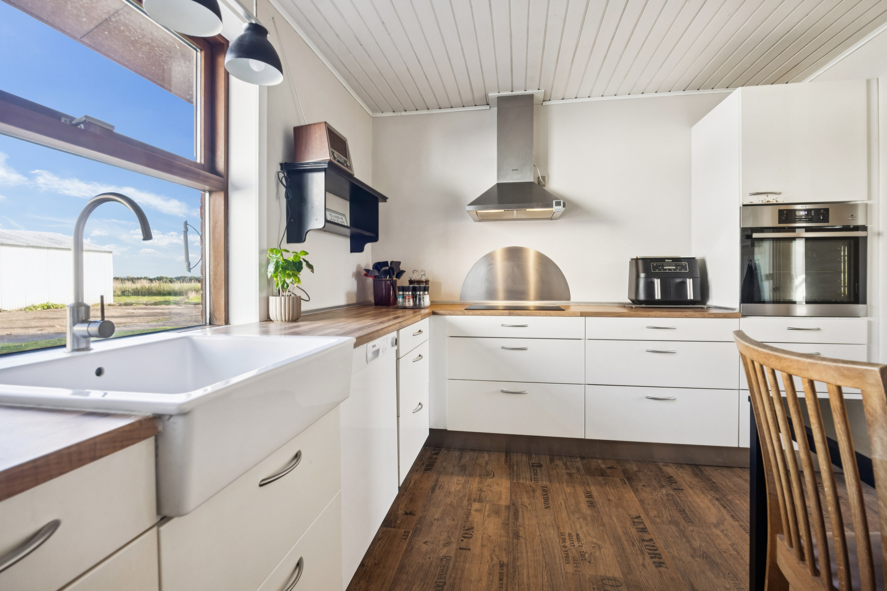 Fremhævet køkken billede i fuldskærmstilstand. Billede af Tranekærvej 25, Kaas, 9490 Pandrup