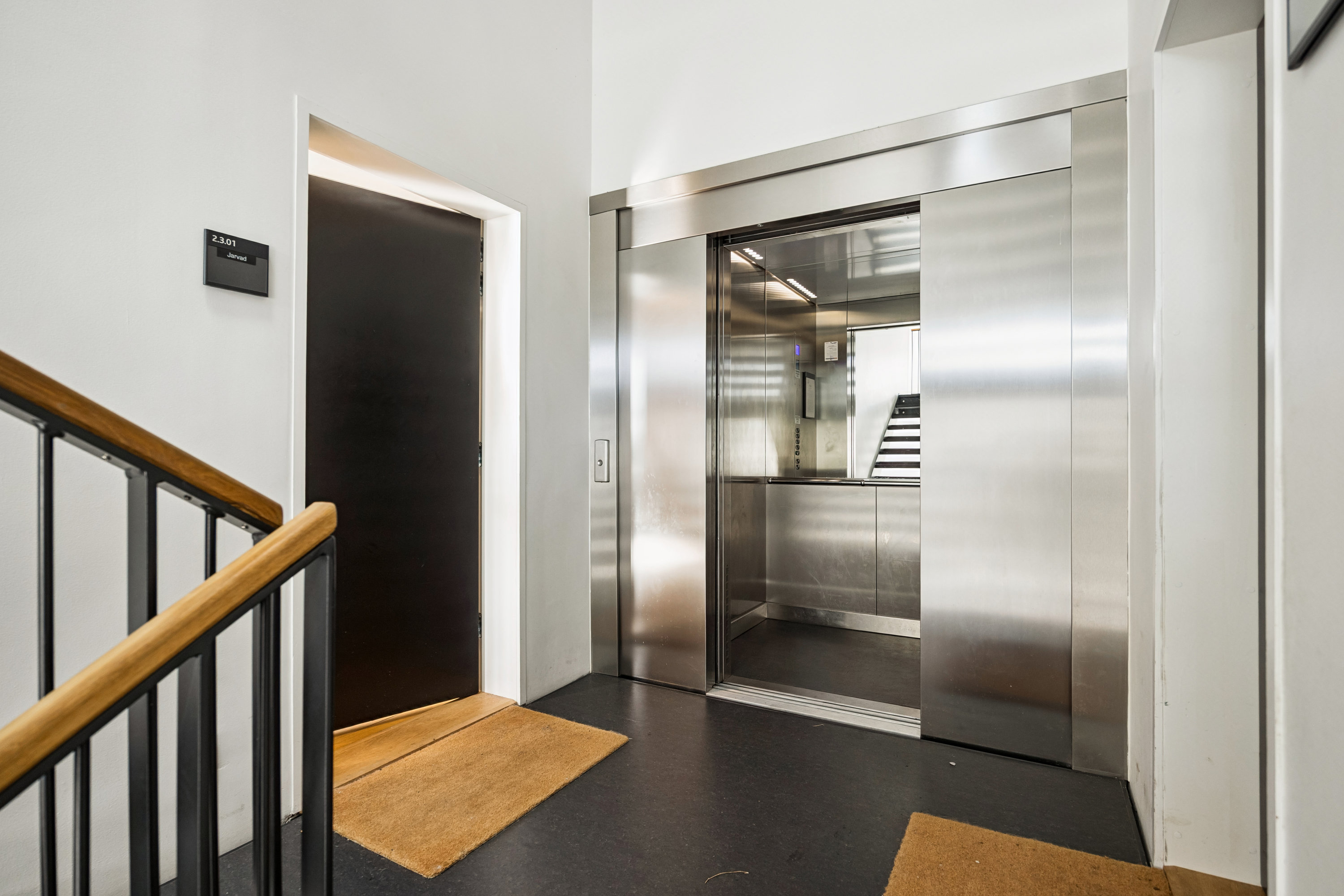 Fremhævet entré billede i fuldskærmstilstand. Billede af Svend Trøsts Vej 21, 3. tv., 1912 Frederiksberg C