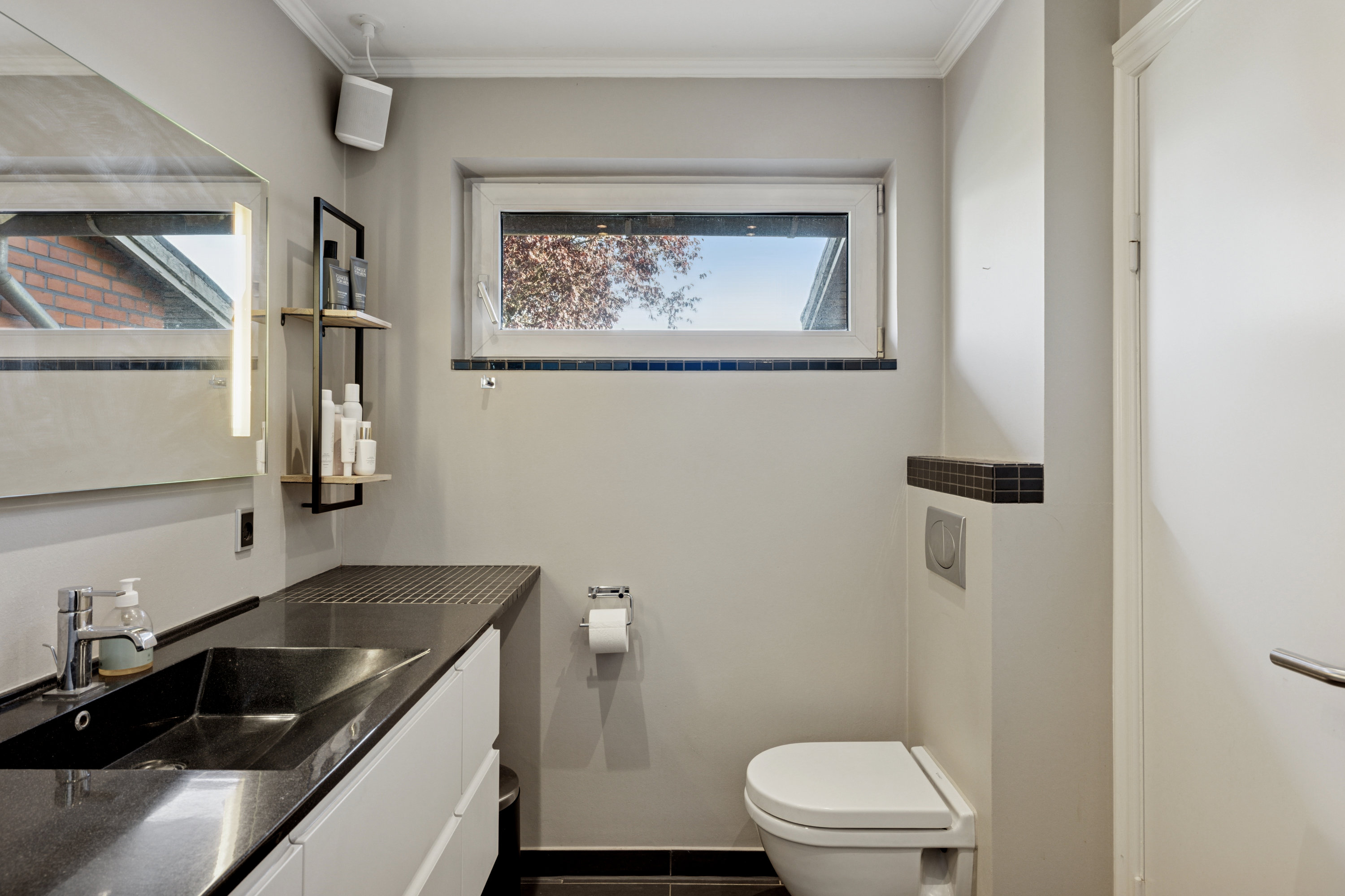 Fremhævet badeværelse billede i fuldskærmstilstand. Billede af Vibevej 10, 8800 Viborg