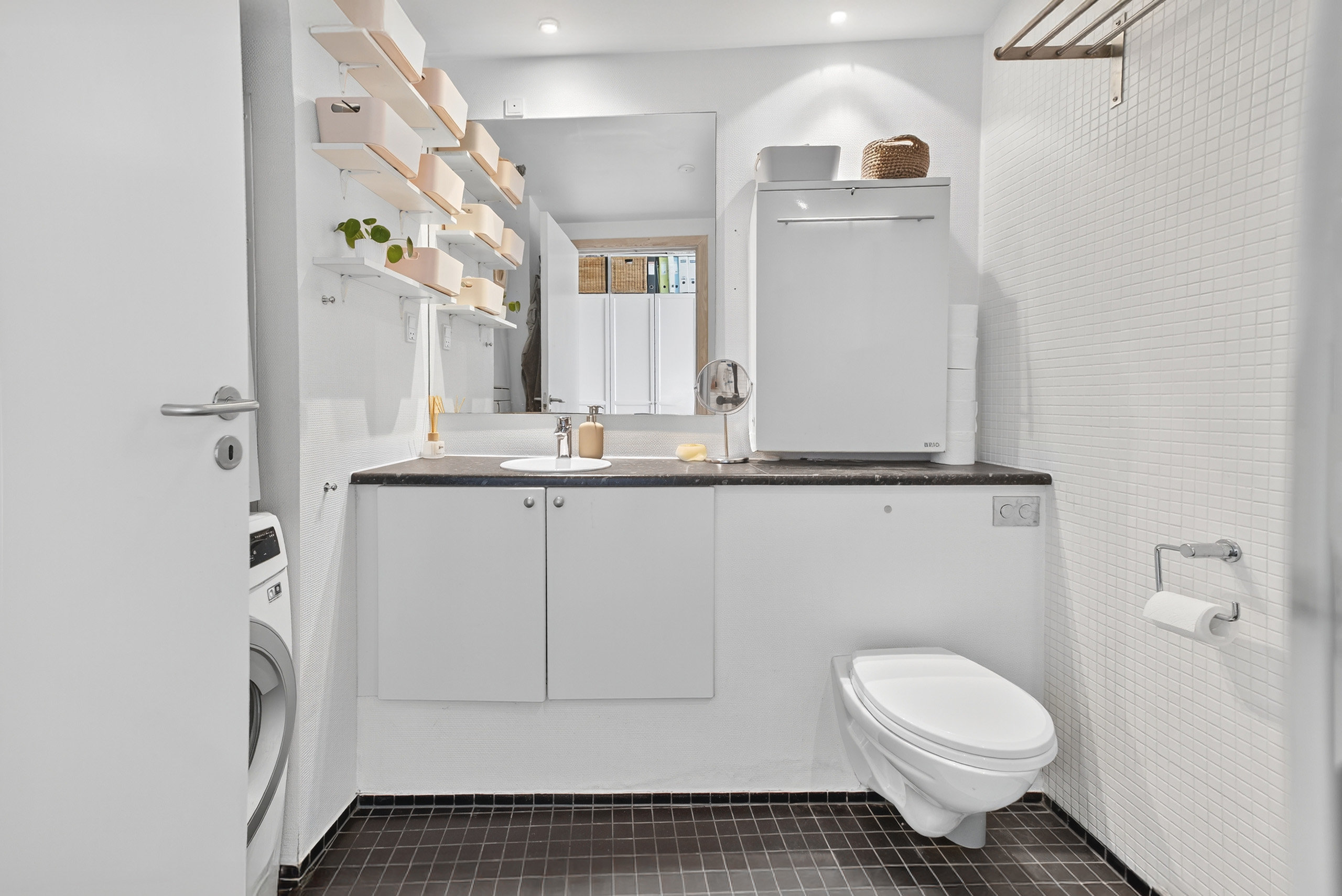 Fremhævet toilet / bad billede i fuldskærmstilstand. Billede af Damholmen 18, st.. a., 2760 Måløv