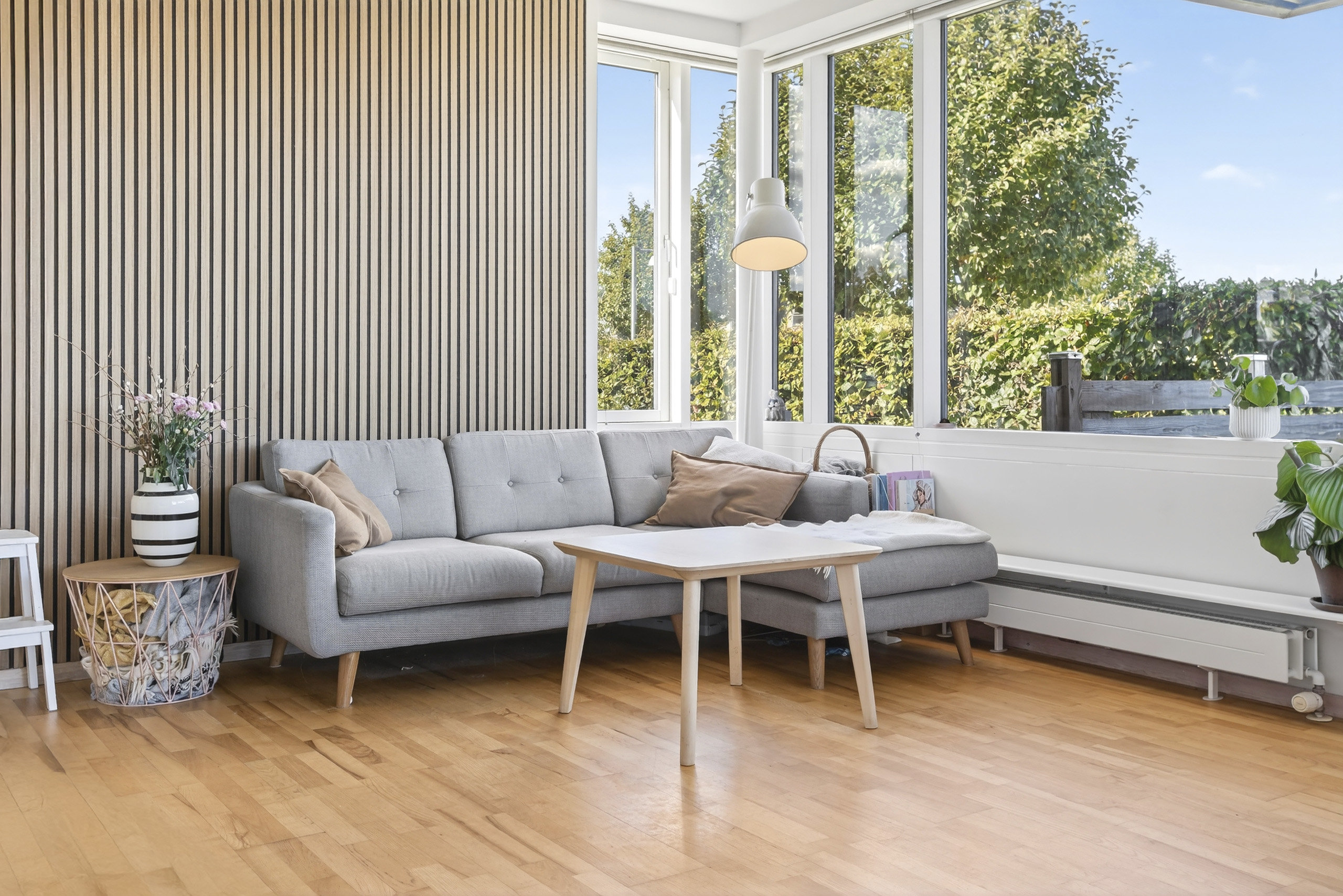 Fremhævet stue billede i fuldskærmstilstand. Billede af Damholmen 18, st.. a., 2760 Måløv