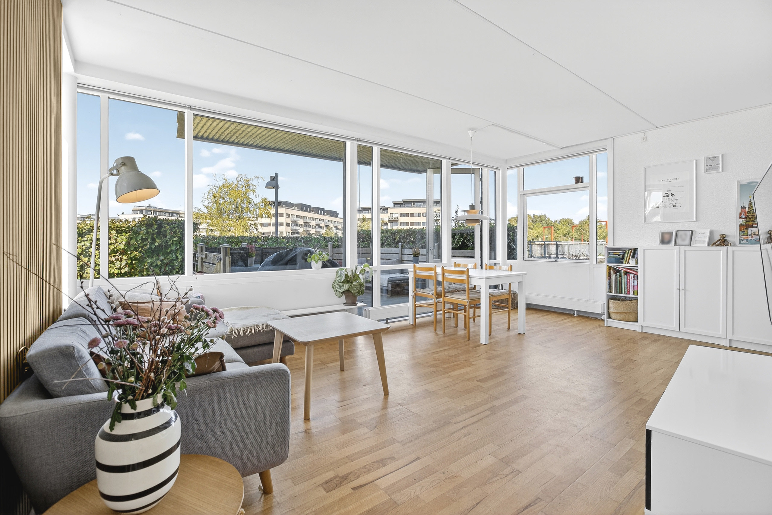 Miniaturebillede 2: stue. Billede af Damholmen 18, st.. a., 2760 Måløv