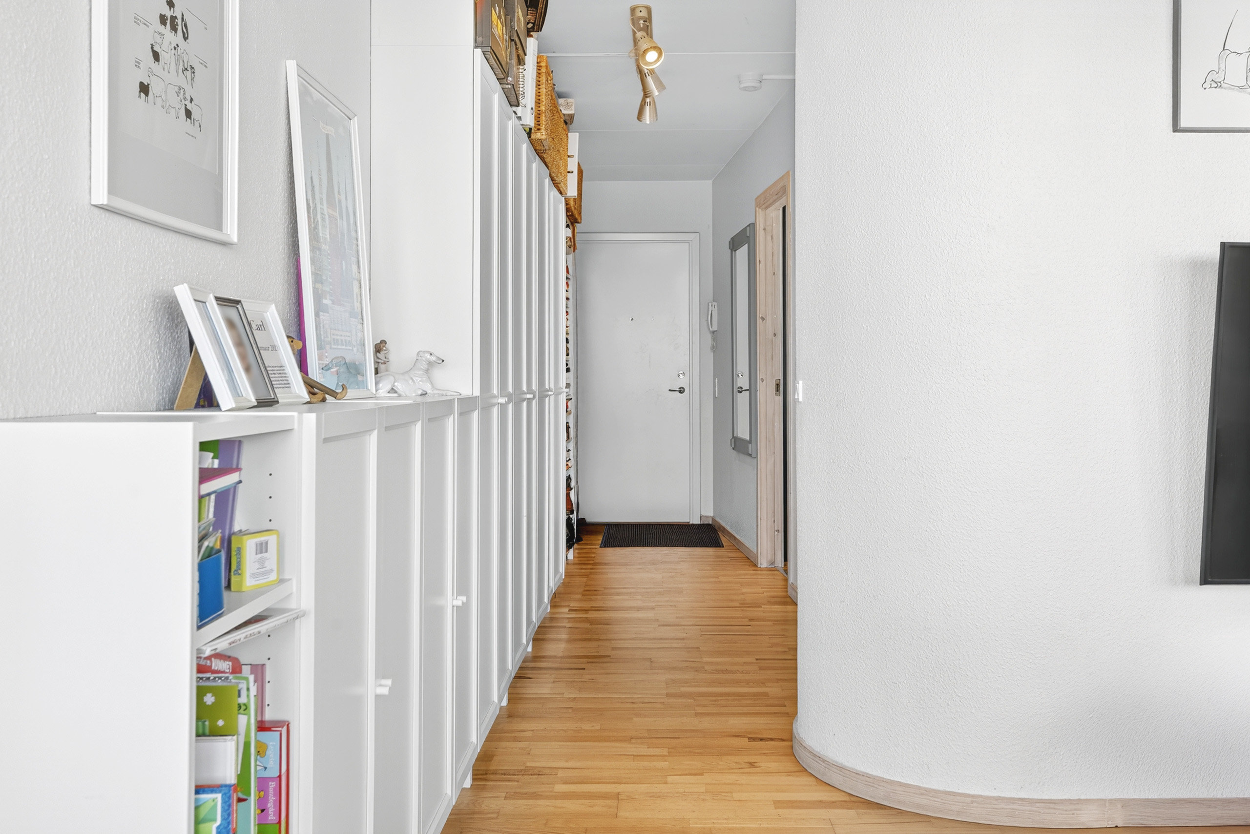 Fremhævet entré billede i fuldskærmstilstand. Billede af Damholmen 18, st.. a., 2760 Måløv