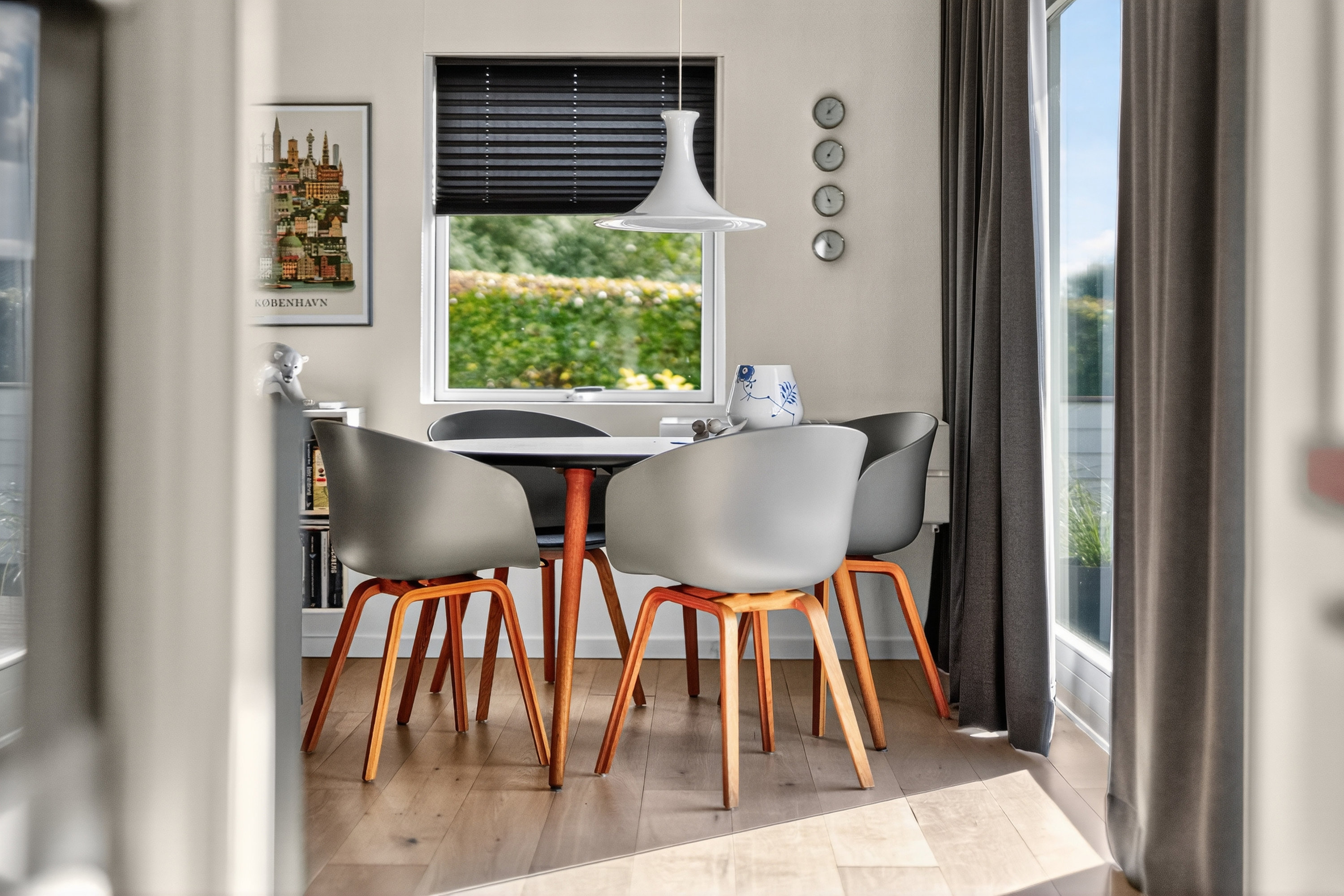 Fremhævet stue billede i fuldskærmstilstand. Billede af Rønstrupvej 143, Of Ågerup, 2750 Ballerup