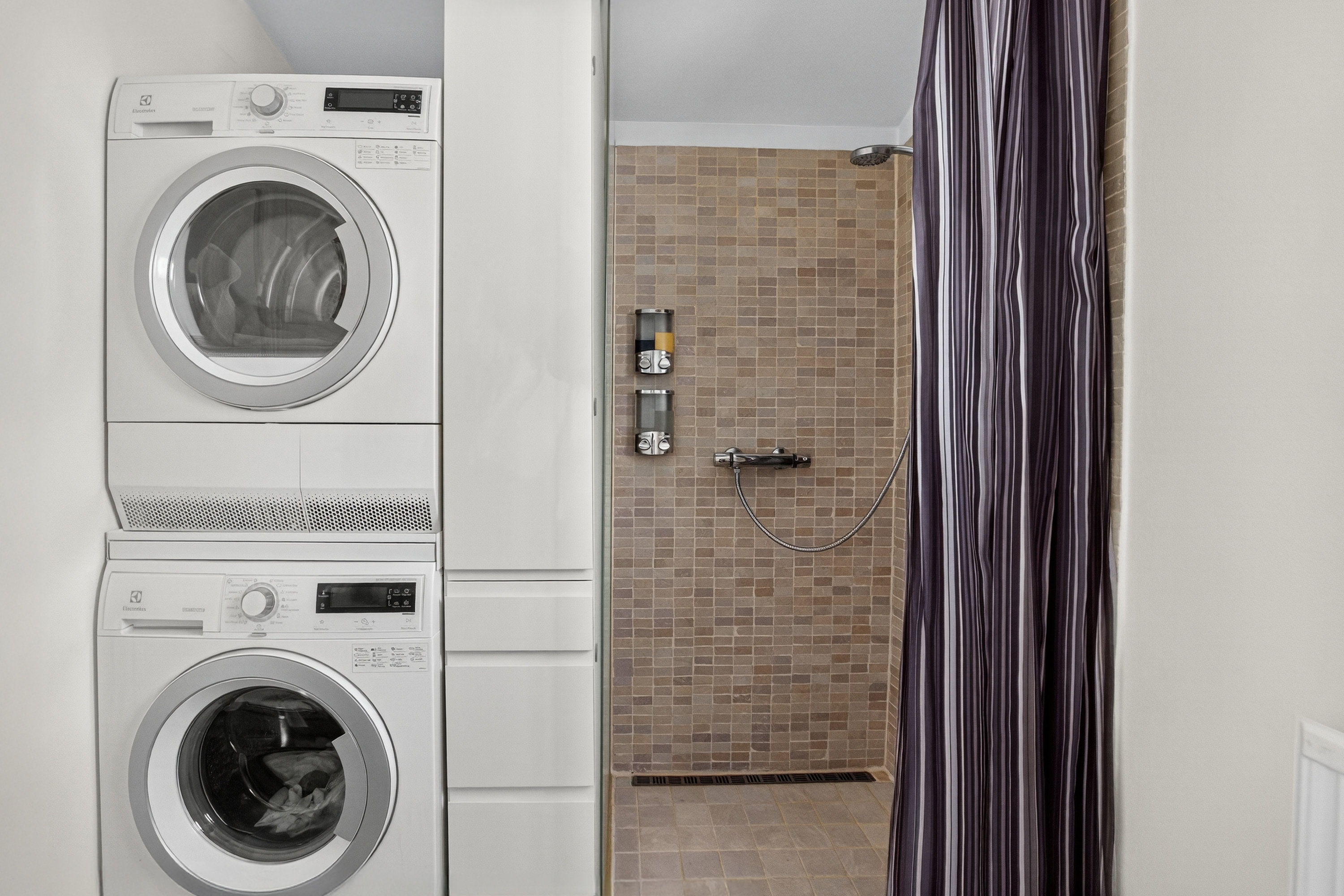 Fremhævet toilet / bad billede i fuldskærmstilstand. Billede af Rønstrupvej 143, Of Ågerup, 2750 Ballerup