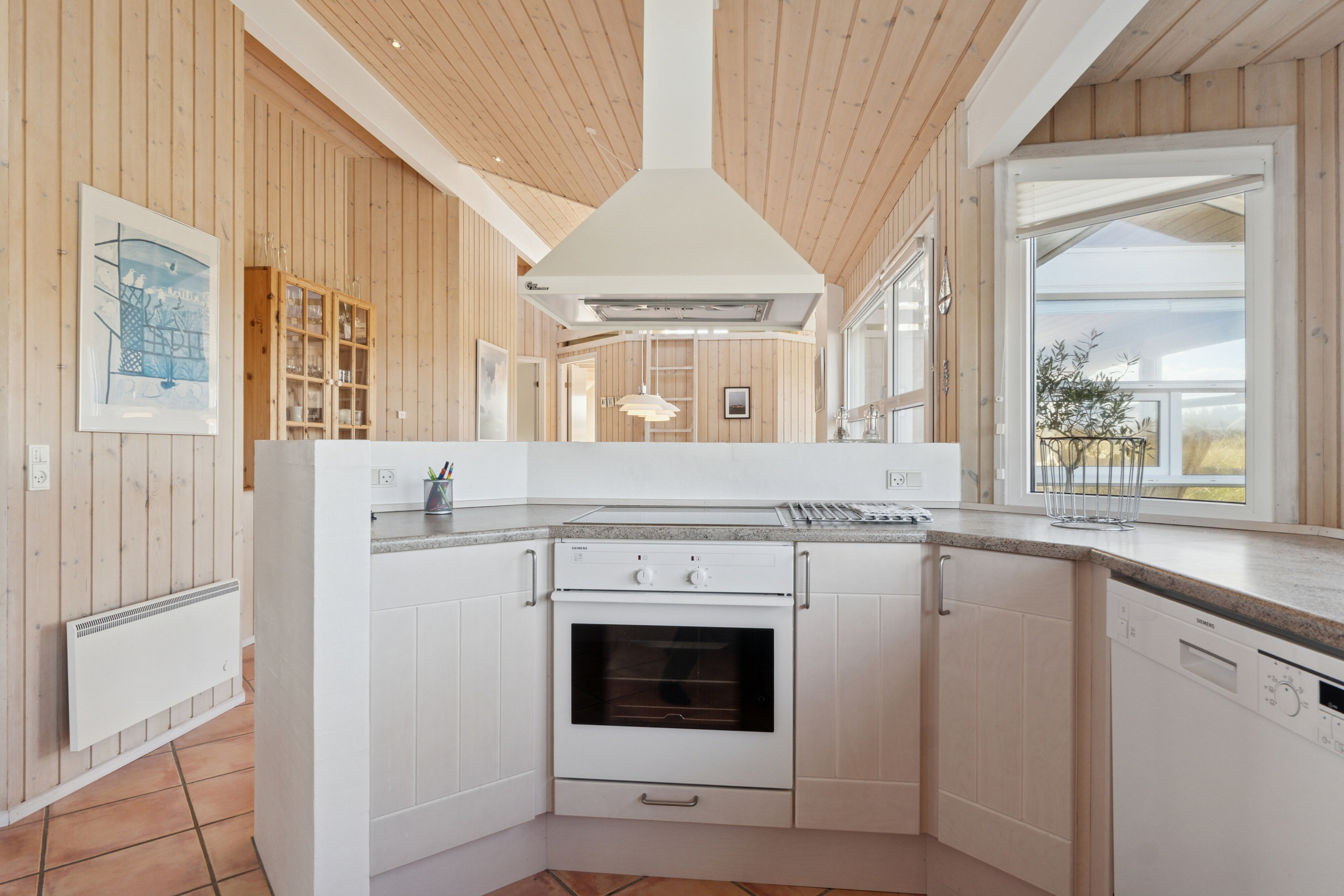 Fremhævet køkken billede i fuldskærmstilstand. Billede af Folstedvej 42, Tversted, 9881 Bindslev