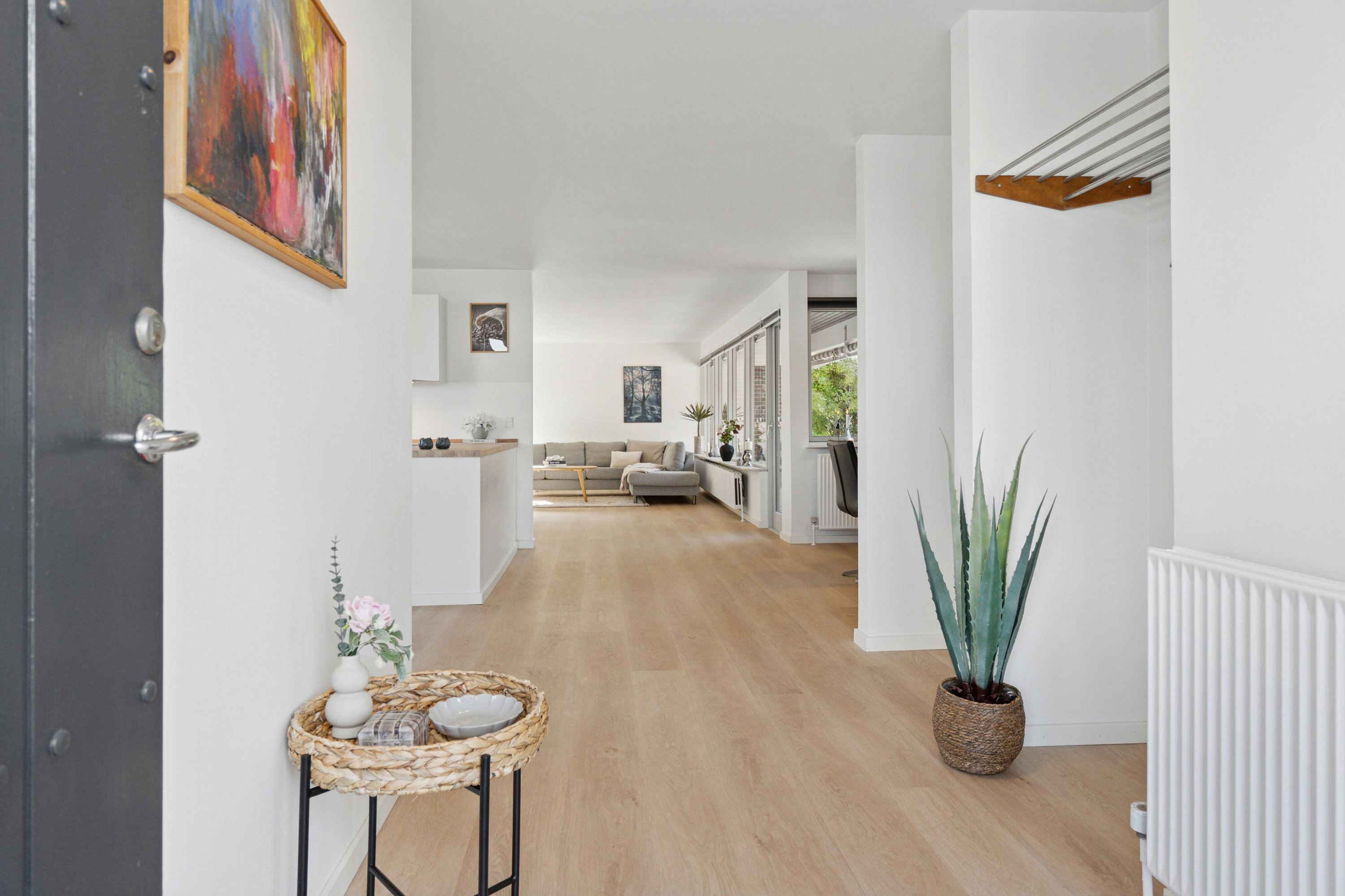 Fremhævet gang billede i fuldskærmstilstand. Billede af Skovvænget 13, 6630 Rødding