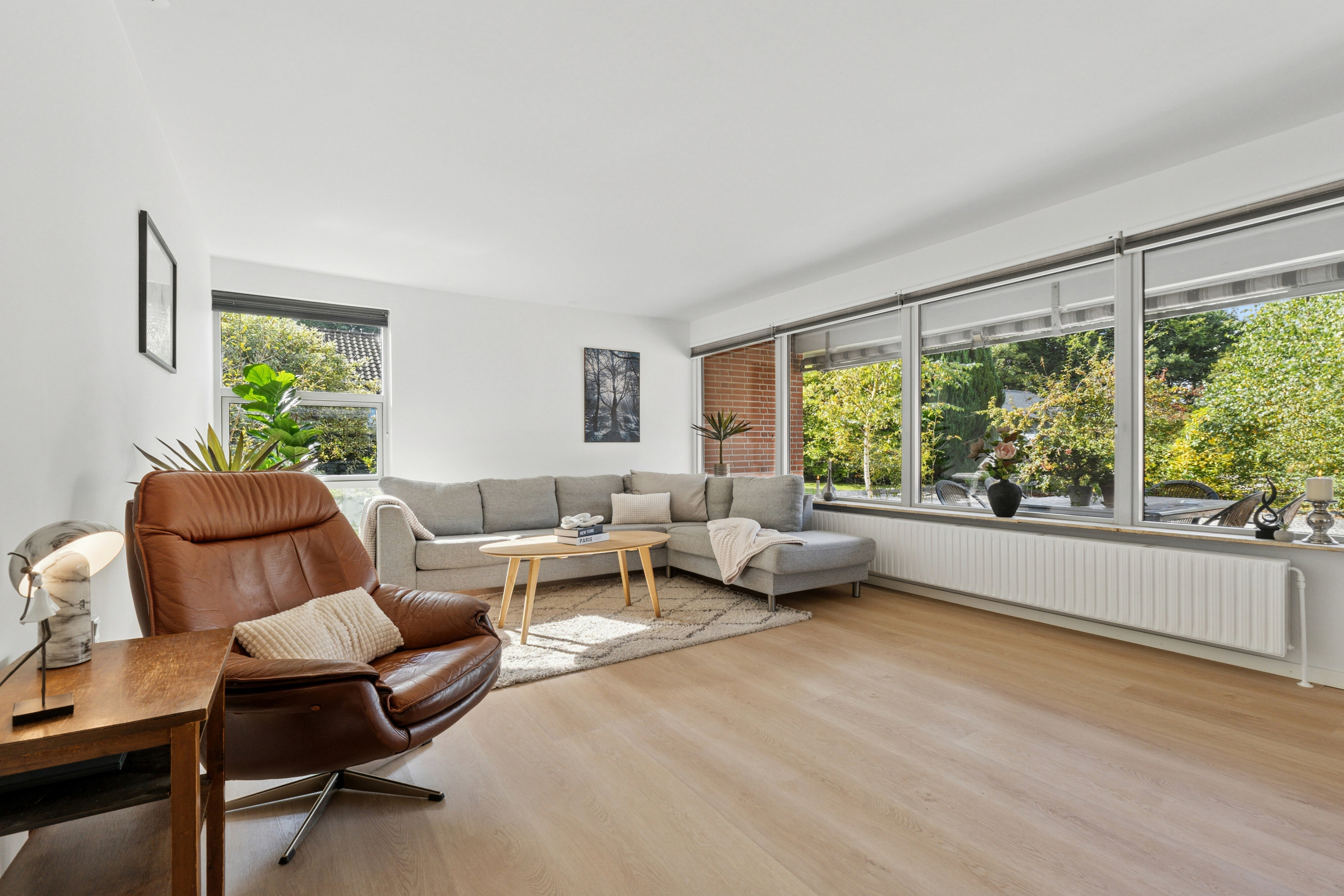 Fremhævet stue billede i fuldskærmstilstand. Billede af Skovvænget 13, 6630 Rødding