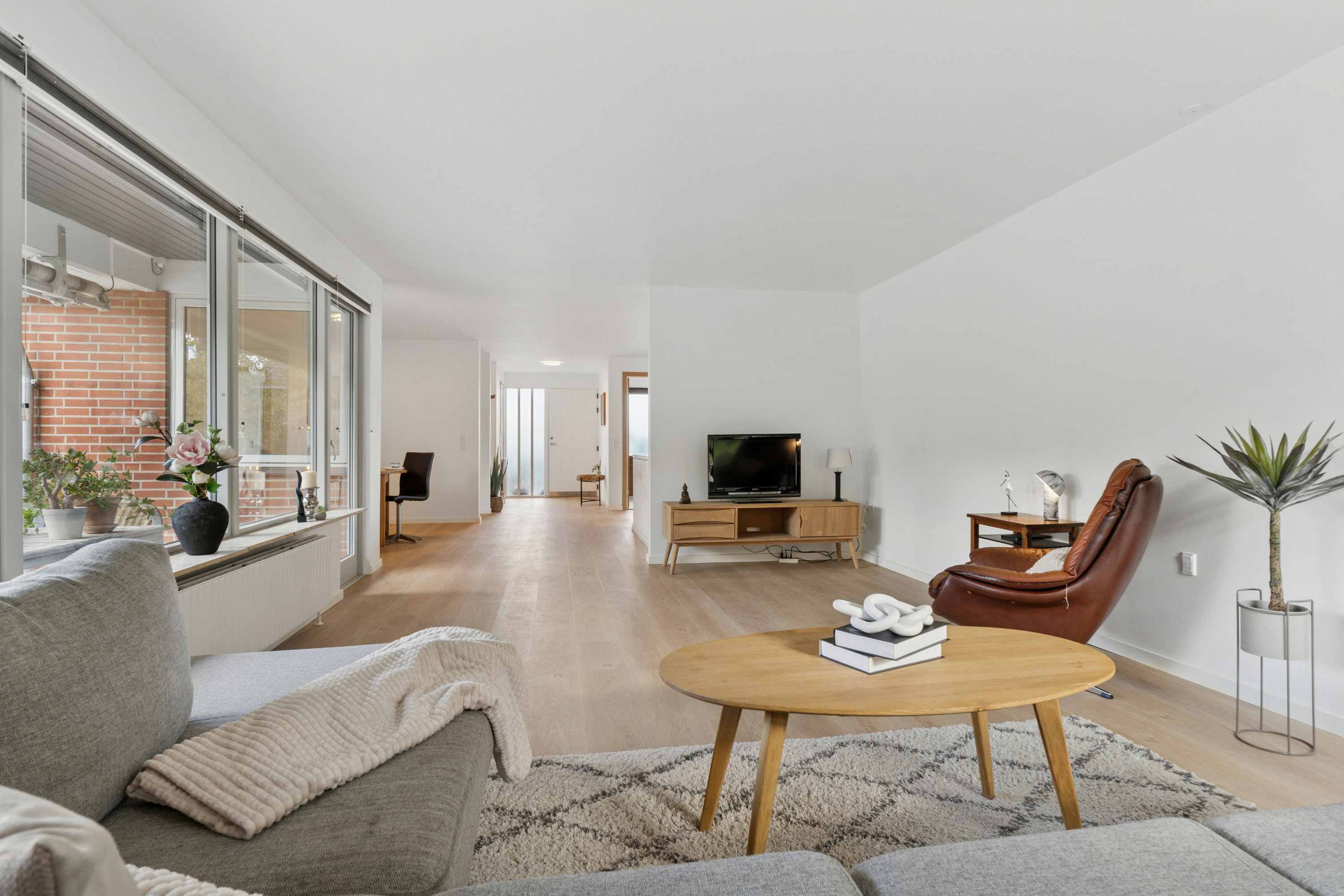 Fremhævet stue billede i fuldskærmstilstand. Billede af Skovvænget 13, 6630 Rødding