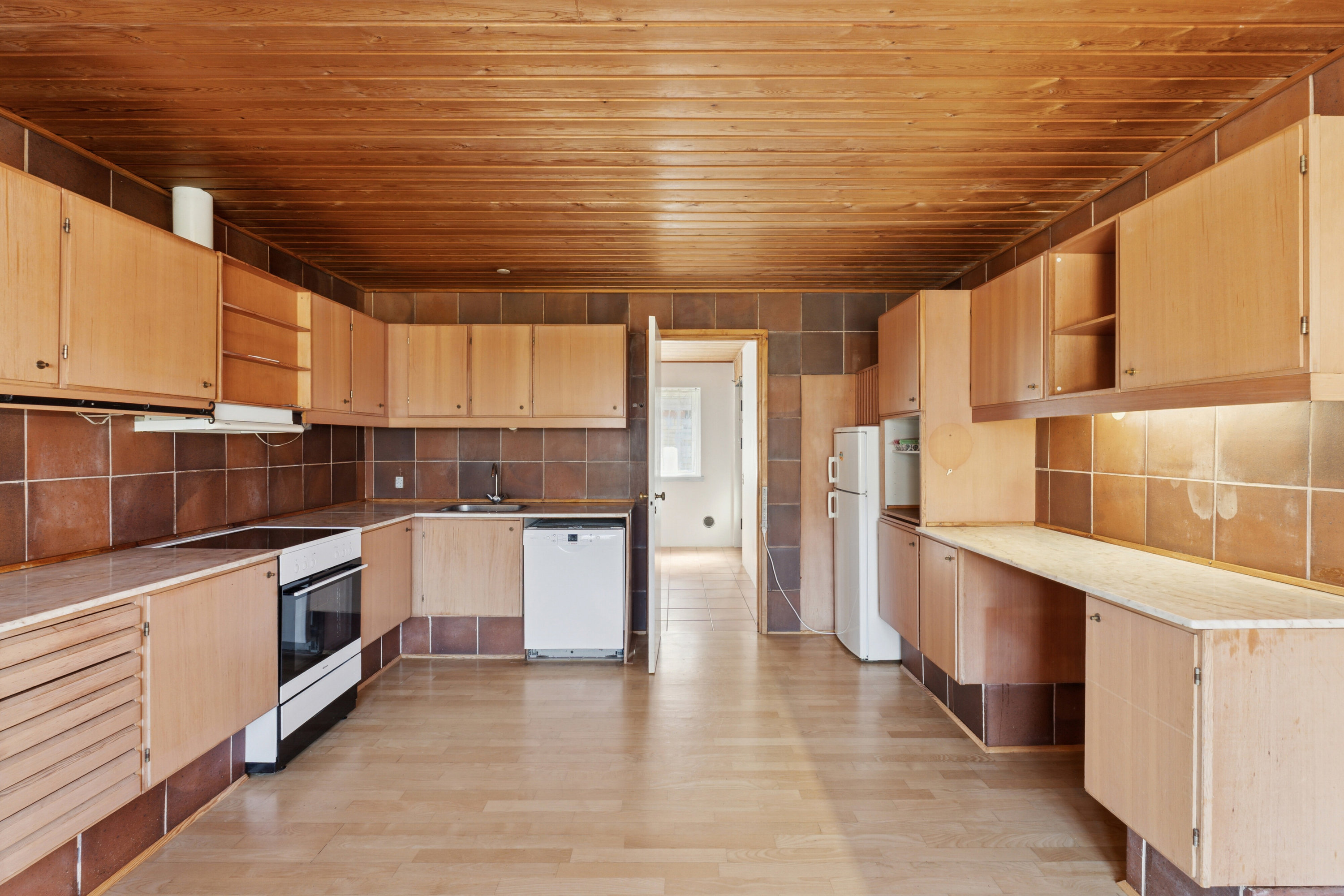 Fremhævet køkken billede i fuldskærmstilstand. Billede af Kajakvej 42, 4040 Jyllinge