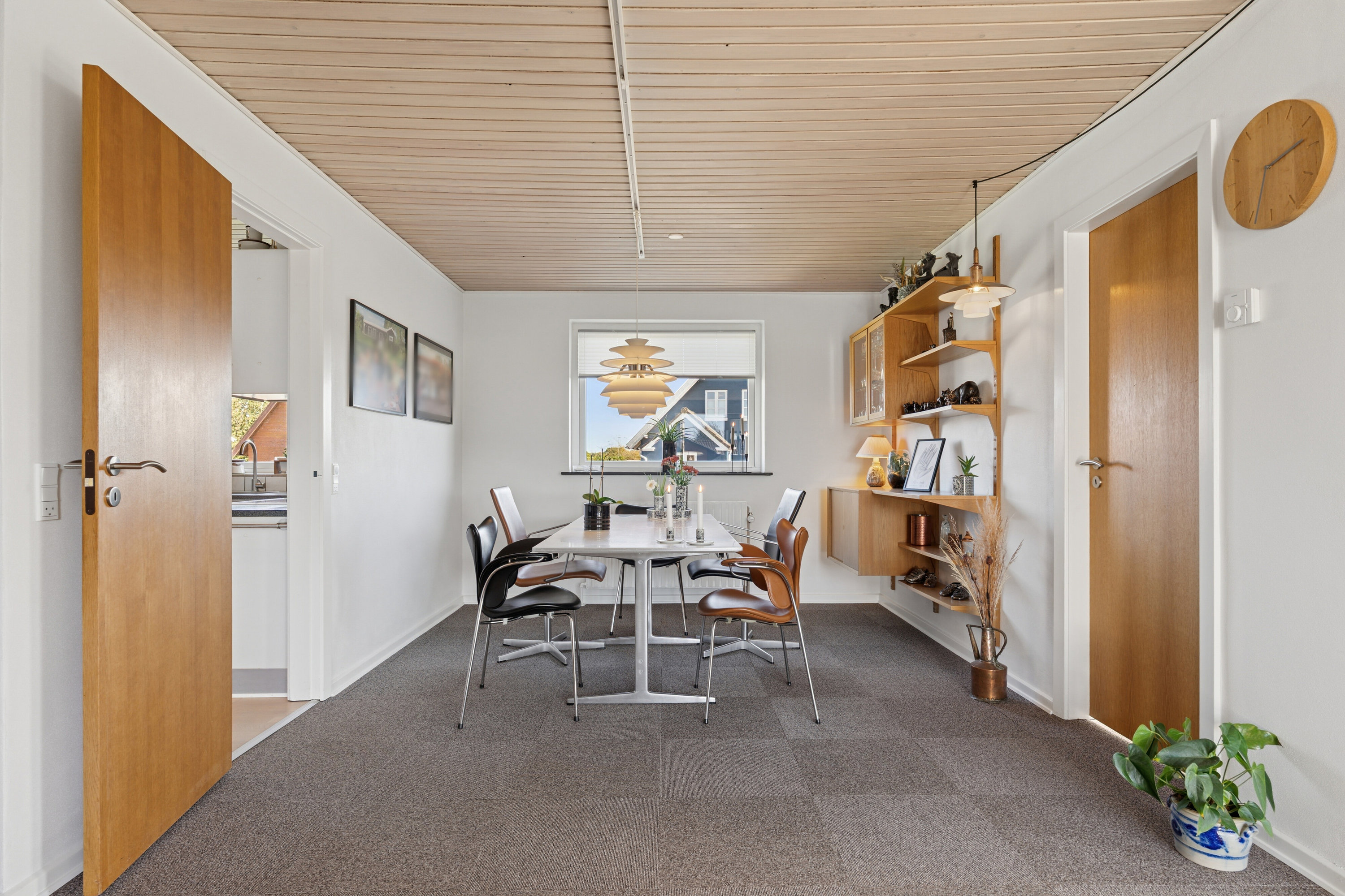 Fremhævet spisestue billede i fuldskærmstilstand. Billede af Liljevej 1, Vinderslev, 8620 Kjellerup