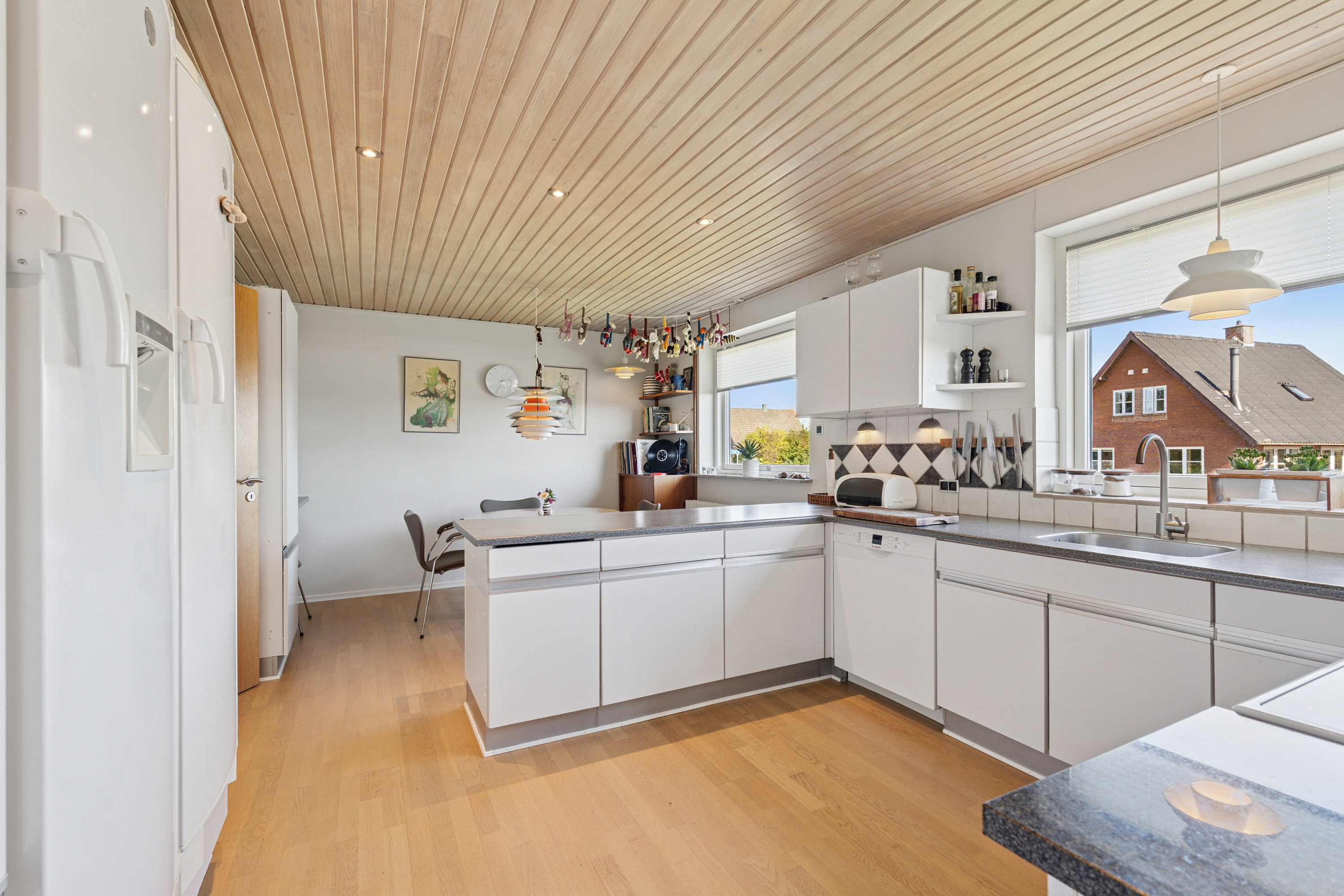 Fremhævet køkken billede i fuldskærmstilstand. Billede af Liljevej 1, Vinderslev, 8620 Kjellerup