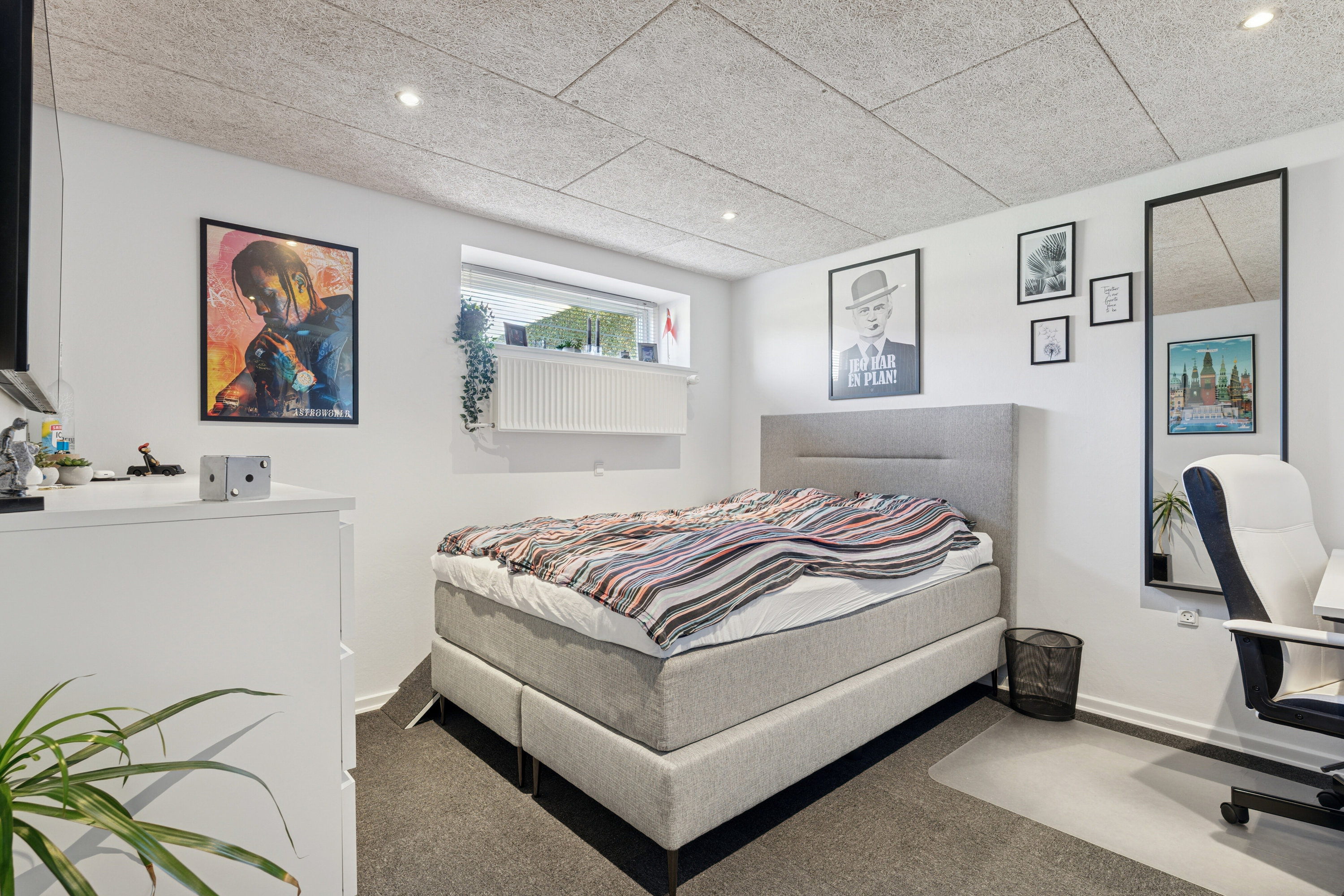 Fremhævet soveværelse billede i fuldskærmstilstand. Billede af Liljevej 1, Vinderslev, 8620 Kjellerup