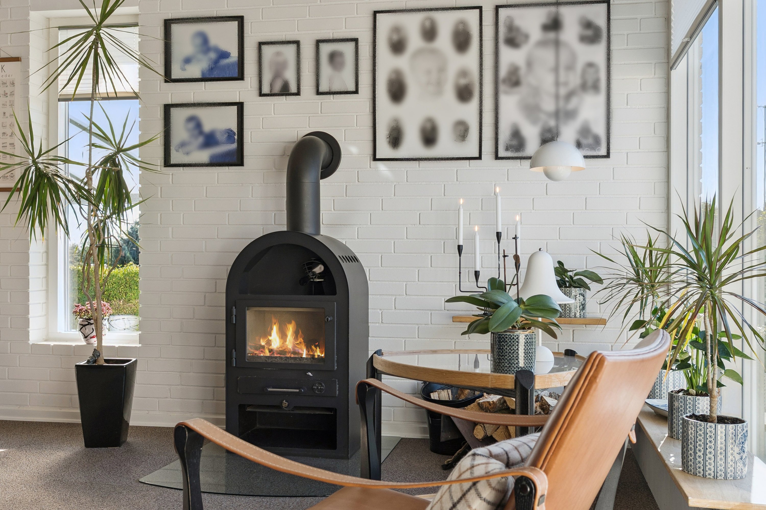 Fremhævet pejsestue billede i fuldskærmstilstand. Billede af Liljevej 1, Vinderslev, 8620 Kjellerup