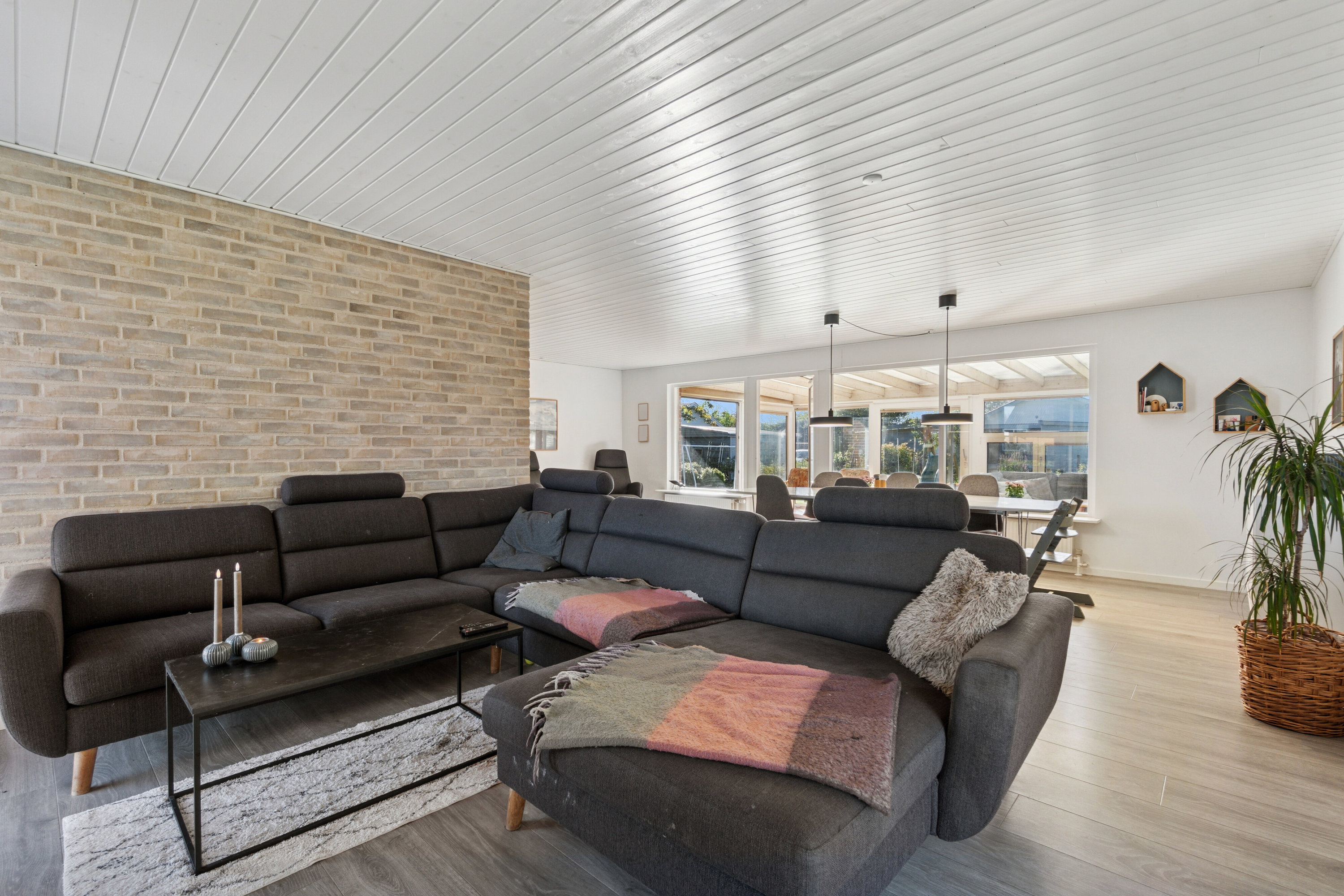 Fremhævet stue billede i fuldskærmstilstand. Billede af Thormodsvej 30, 7760 Hurup Thy