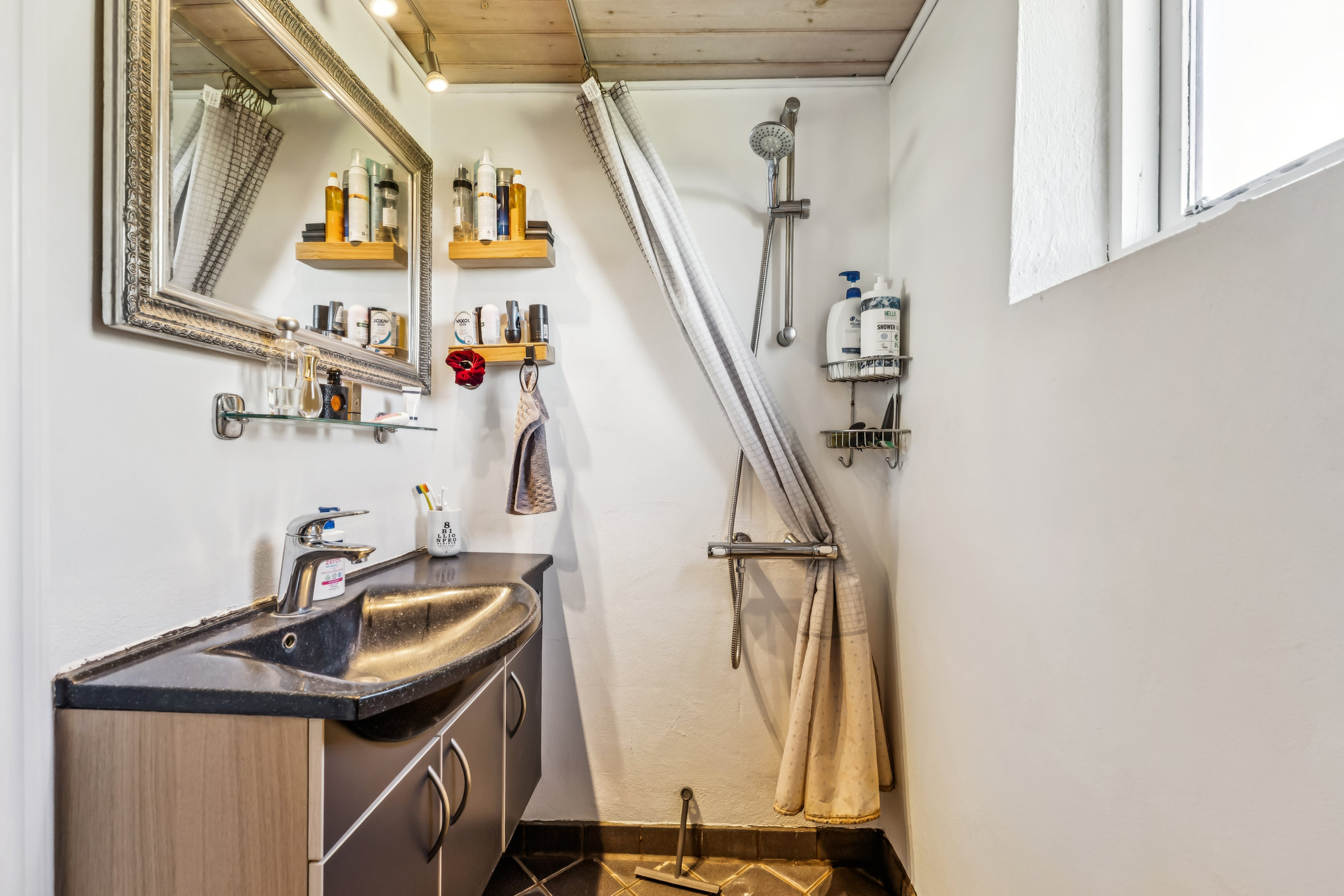 Fremhævet badeværelse billede i fuldskærmstilstand. Billede af Åsdalen 1, Nørbæk, 8990 Fårup