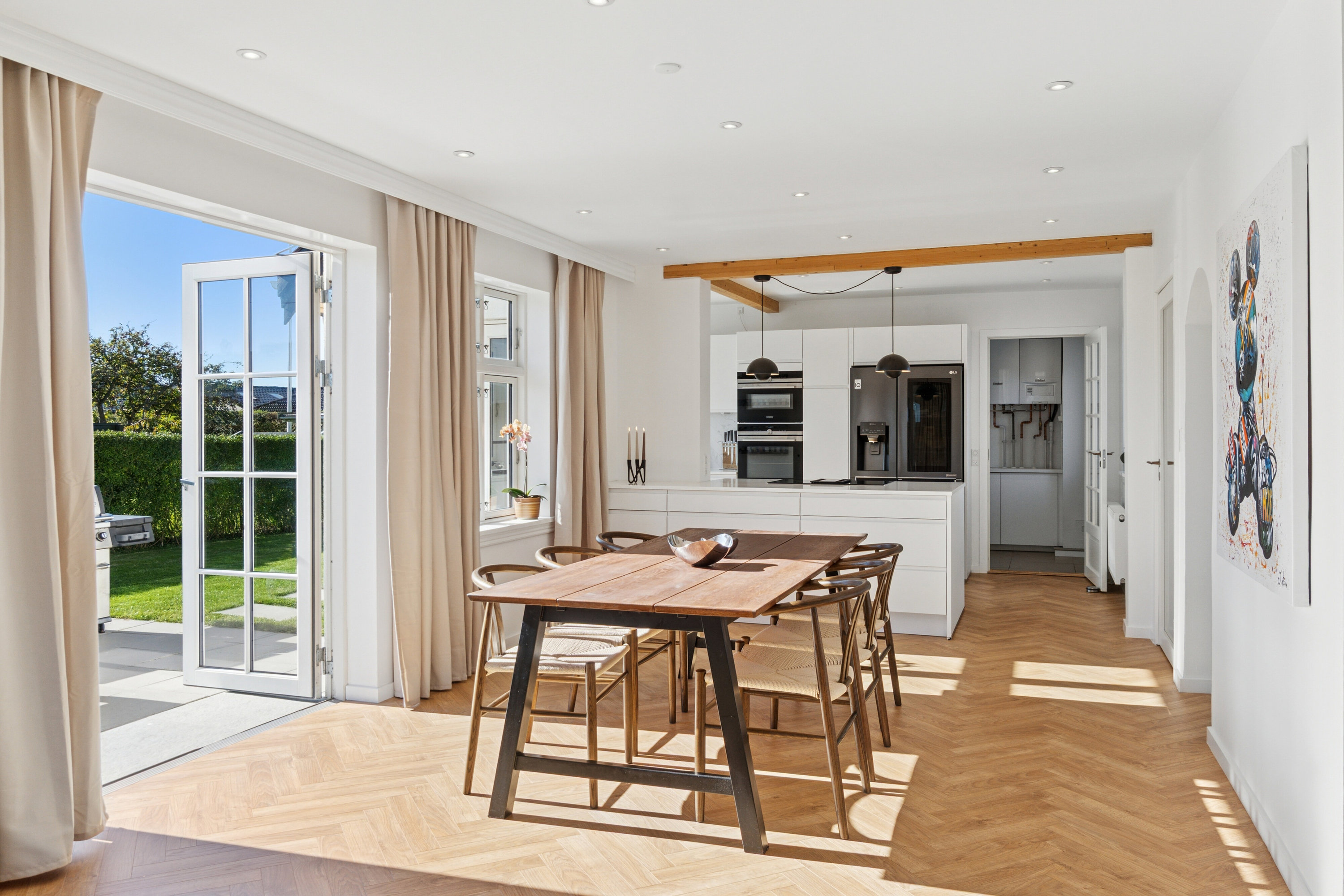 Fremhævet spisestue billede i fuldskærmstilstand. Billede af Lyngtoftevej 26, 2605 Brøndby