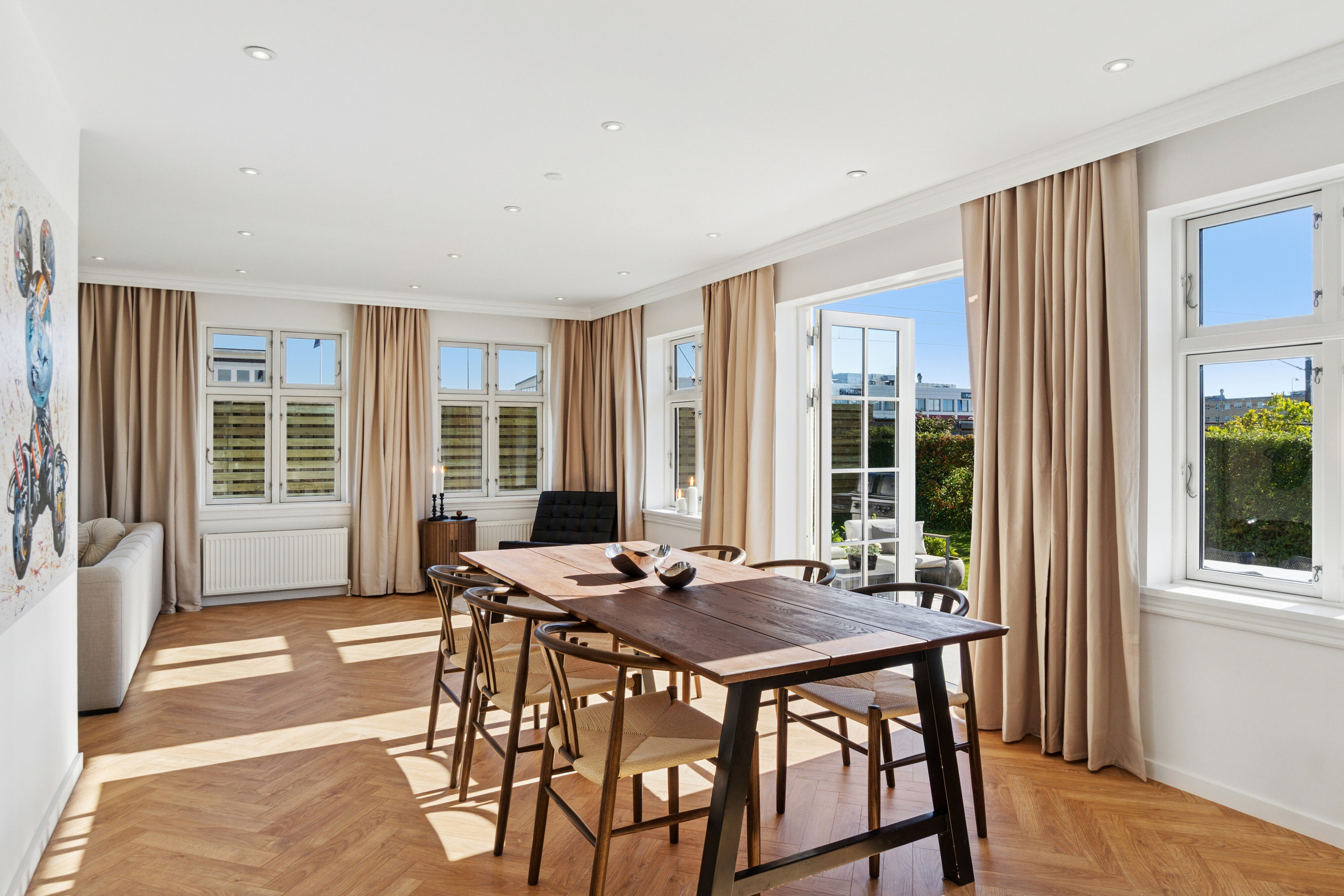 Fremhævet spisestue billede i fuldskærmstilstand. Billede af Lyngtoftevej 26, 2605 Brøndby