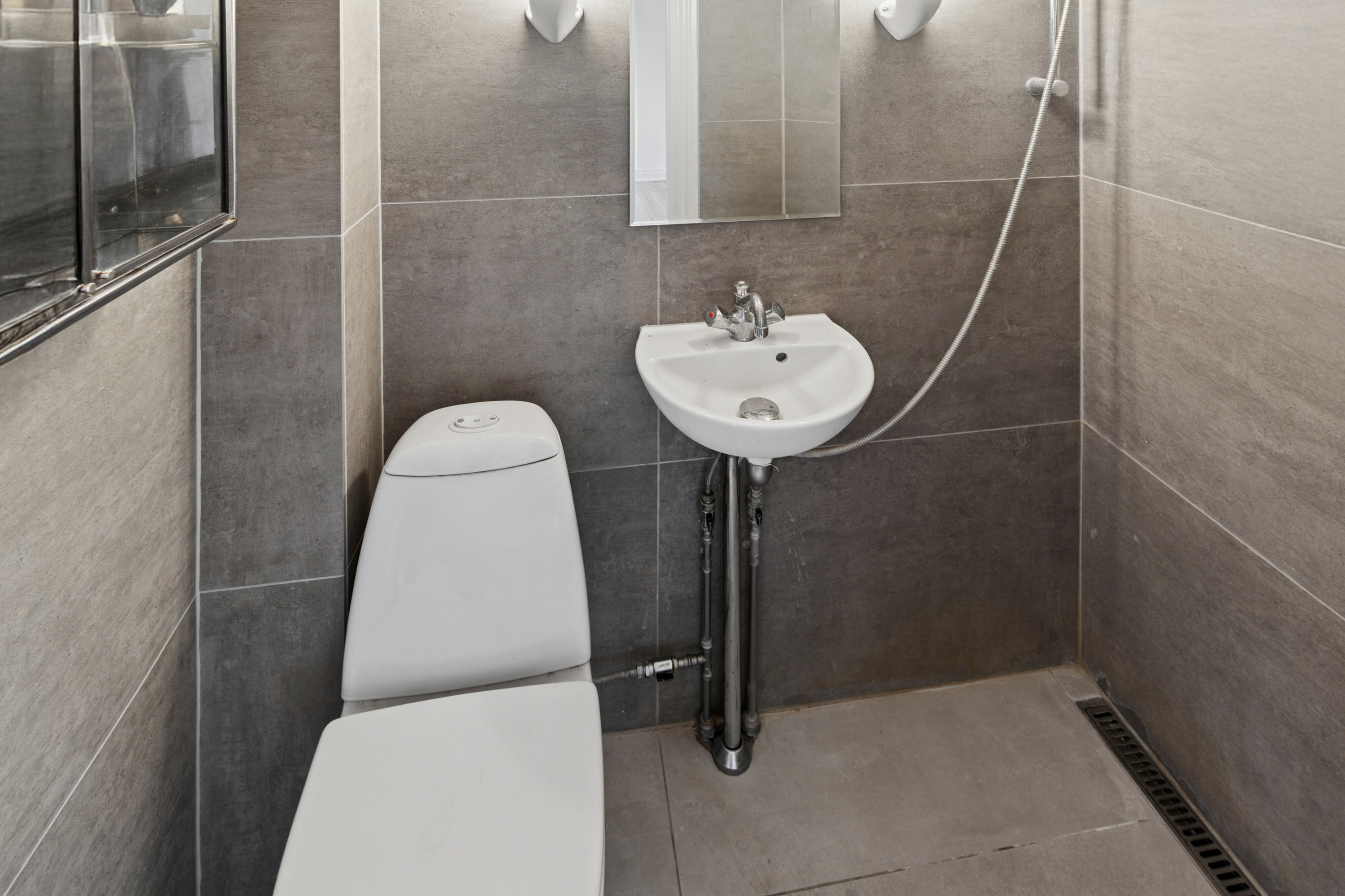 Fremhævet badeværelse billede i fuldskærmstilstand. Billede af Sofielundsvej 14, st.. tv., 2600 Glostrup