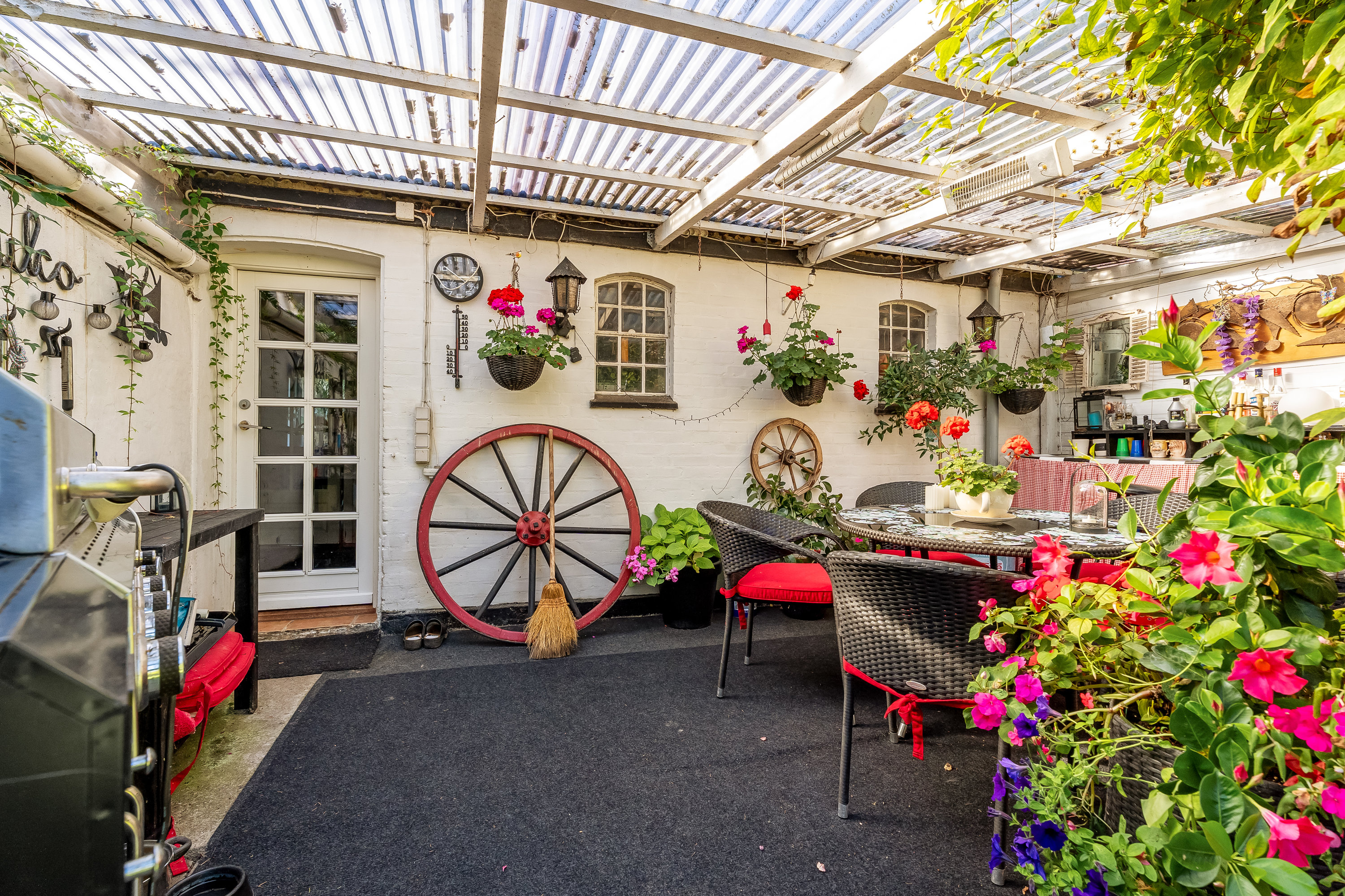 Fremhævet overdækket terrasse billede i fuldskærmstilstand. Billede af Nørregårdsvej 10, Slemminge, 4990 Sakskøbing