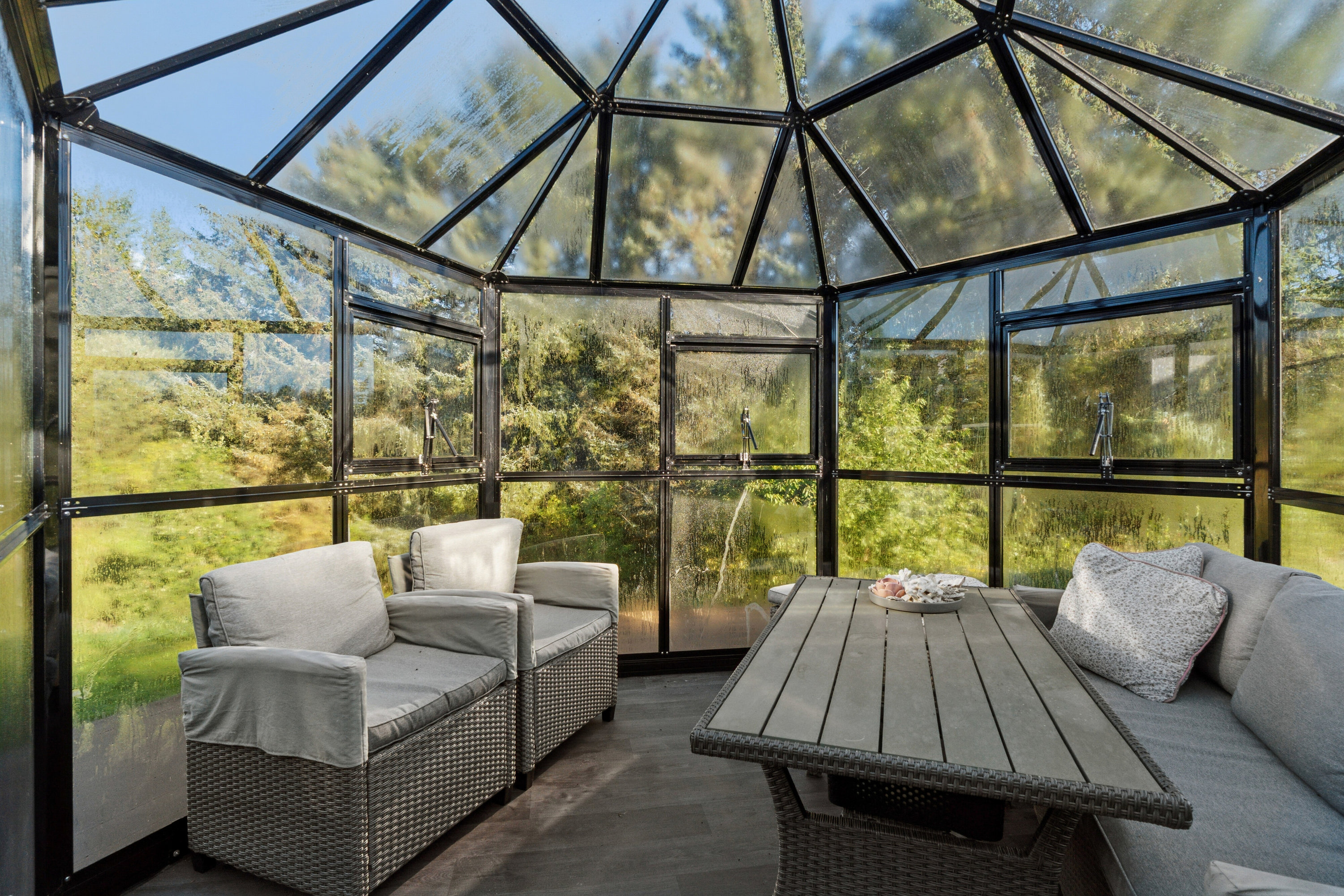 Fremhævet overdækket terrasse billede i fuldskærmstilstand. Billede af Nørrelund 17, 9870 Sindal