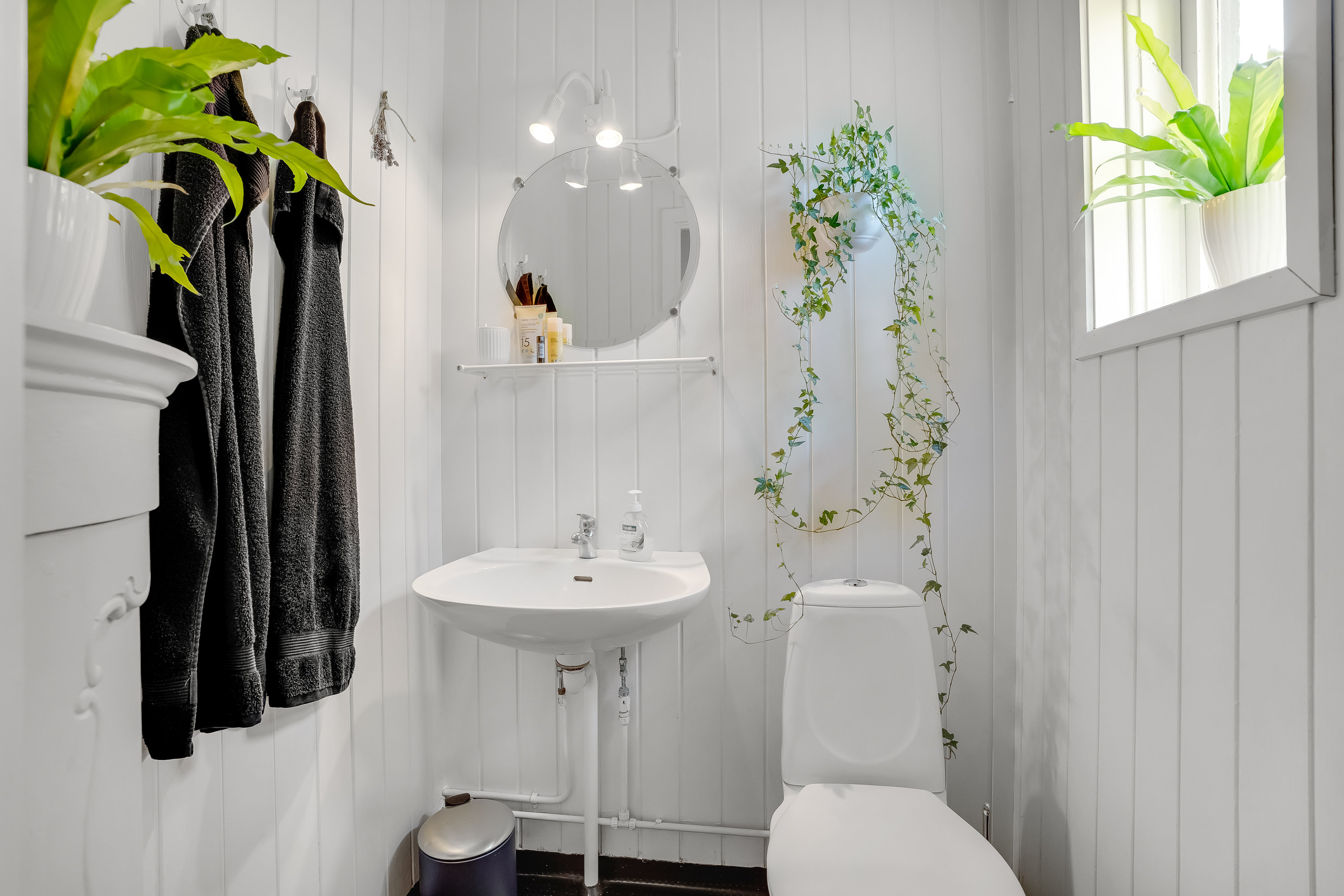 Fremhævet toilet billede i fuldskærmstilstand. Billede af Søndre Boulevard 17, 4930 Maribo