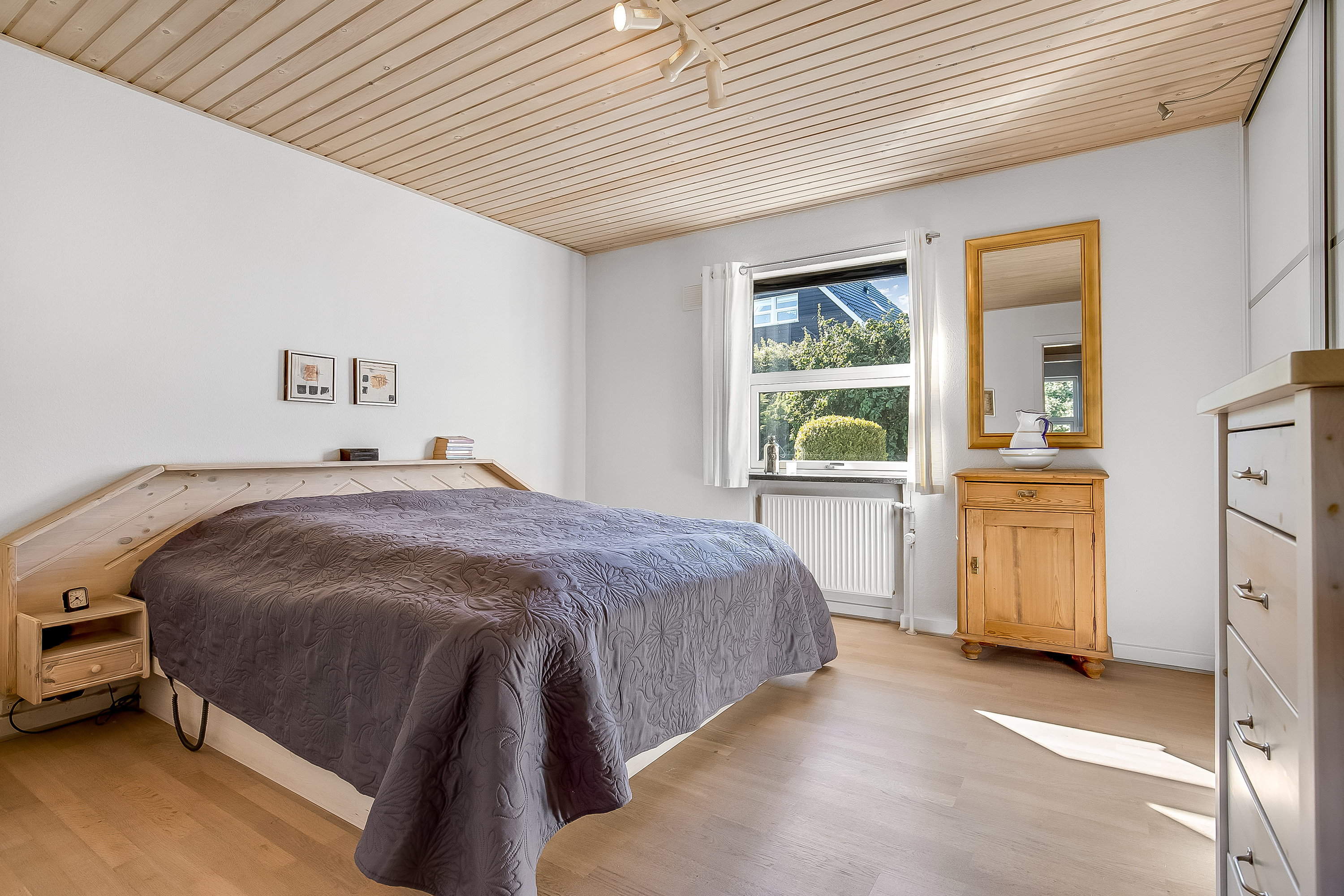 Fremhævet soveværelse billede i fuldskærmstilstand. Billede af Enghavevej 21, Bramdrupdam, 6000 Kolding