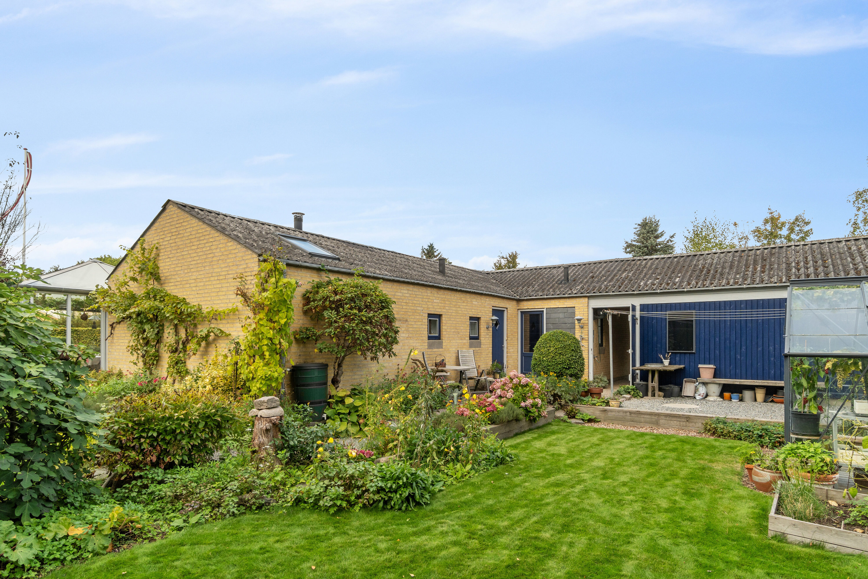 Fremhævet set fra haven billede i fuldskærmstilstand. Billede af Strædet 12, Bisserup, 4243 Rude