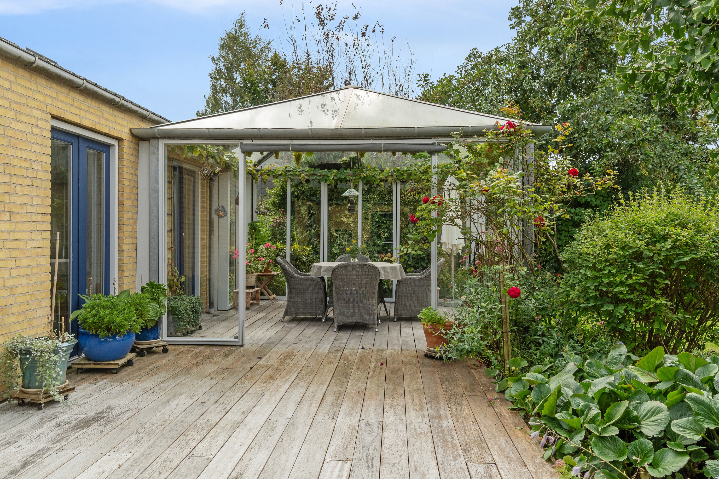 Fremhævet udendørs billede i fuldskærmstilstand. Billede af Strædet 12, Bisserup, 4243 Rude