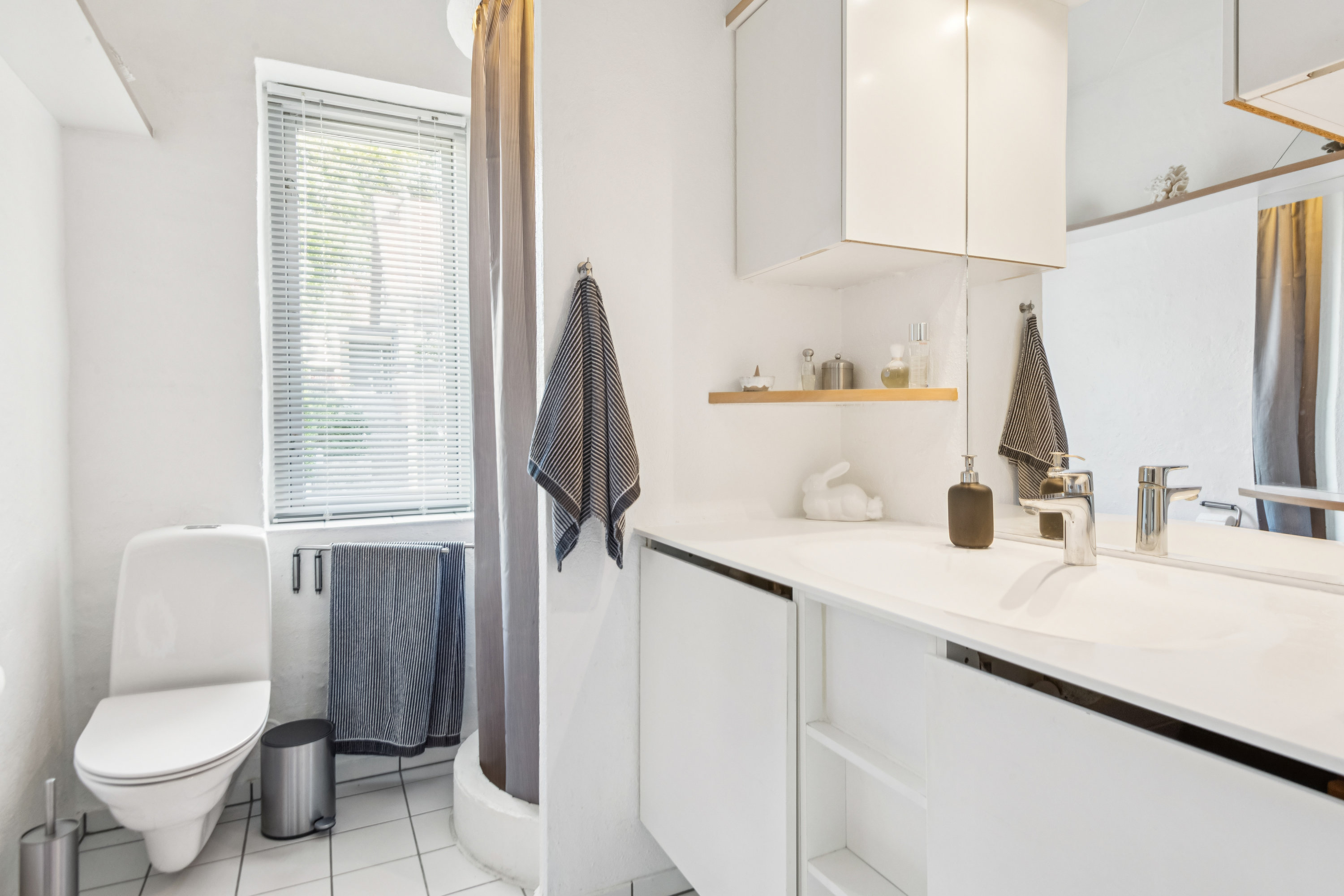 Fremhævet badeværelse billede i fuldskærmstilstand. Billede af Bakkevænget 20, Hasseris, 9000 Aalborg