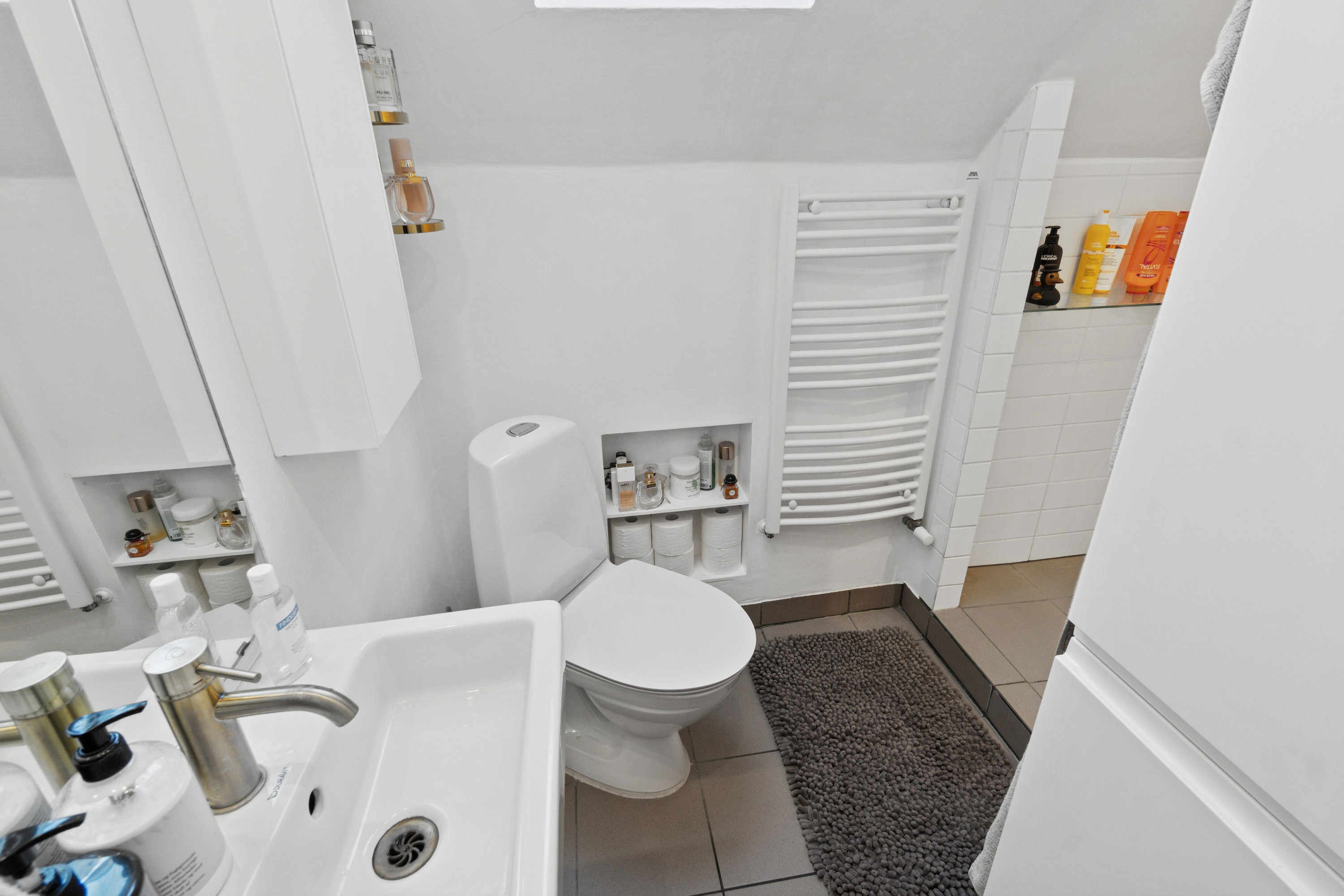 Fremhævet badeværelse billede i fuldskærmstilstand. Billede af Himmelkol 1, 1., 2610 Rødovre