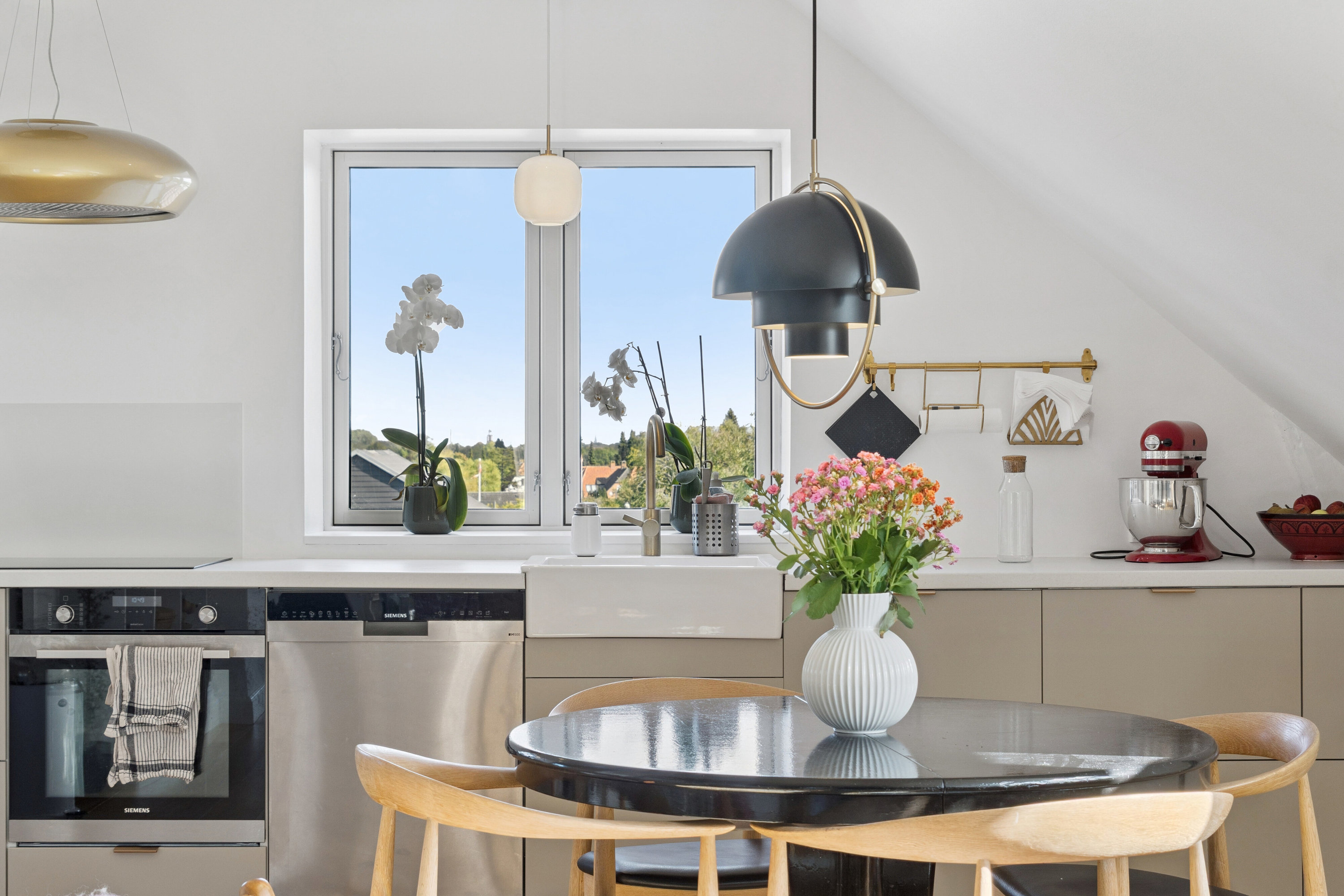 Fremhævet køkken billede i fuldskærmstilstand. Billede af Himmelkol 1, 1., 2610 Rødovre