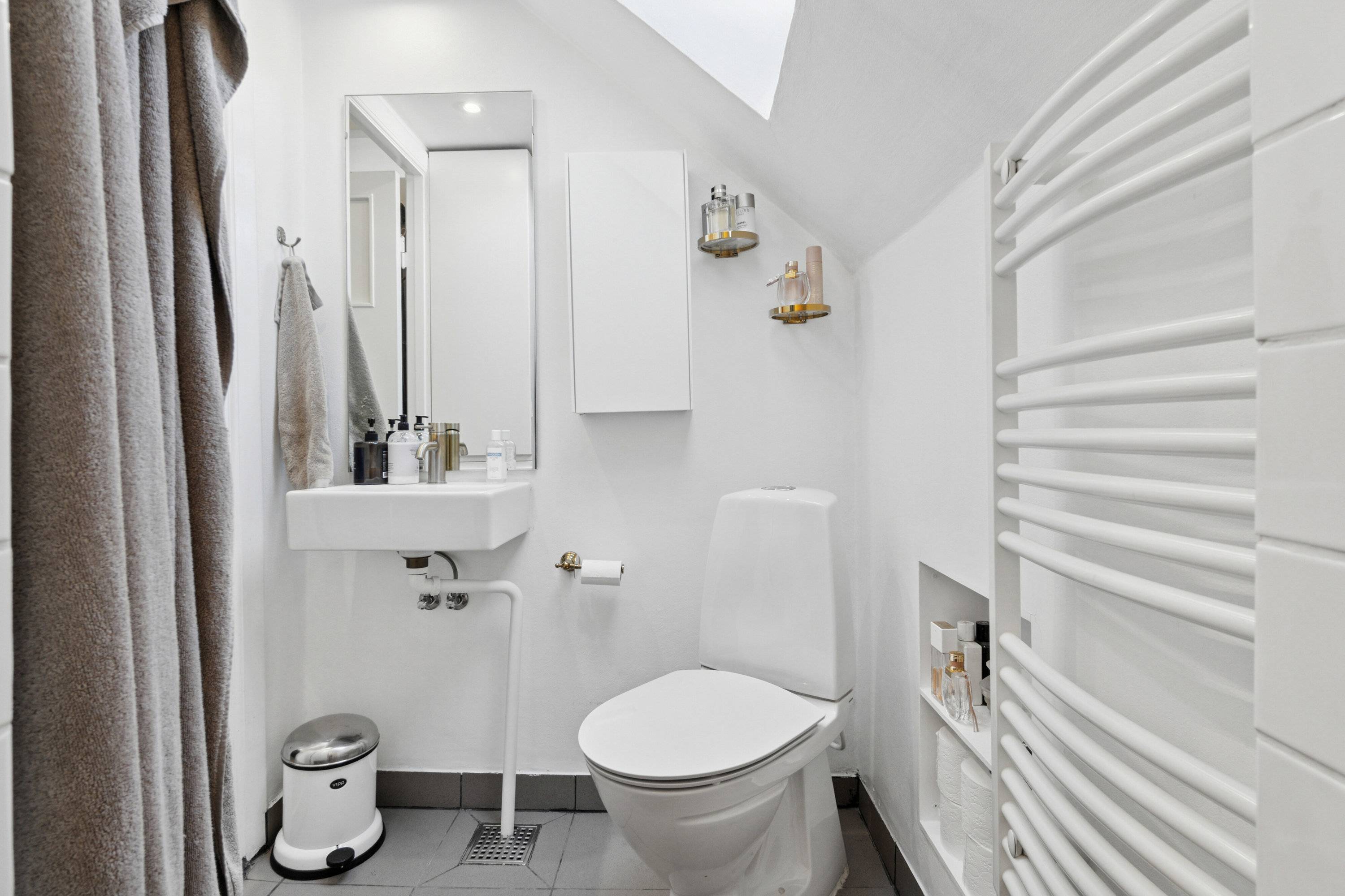 Fremhævet badeværelse billede i fuldskærmstilstand. Billede af Himmelkol 1, 1., 2610 Rødovre