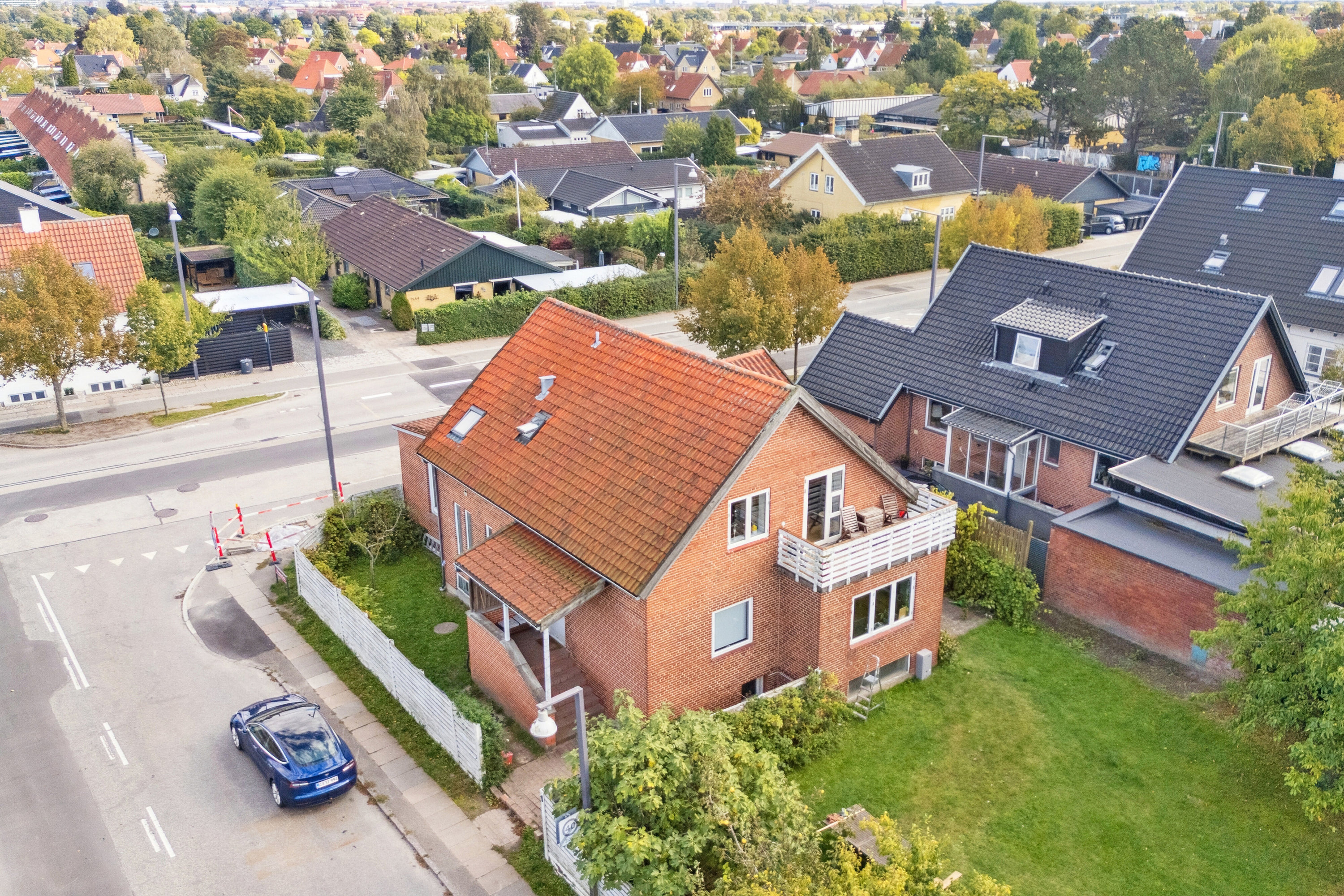 Fremhævet set fra vejen billede i fuldskærmstilstand. Billede af Himmelkol 1, 1., 2610 Rødovre