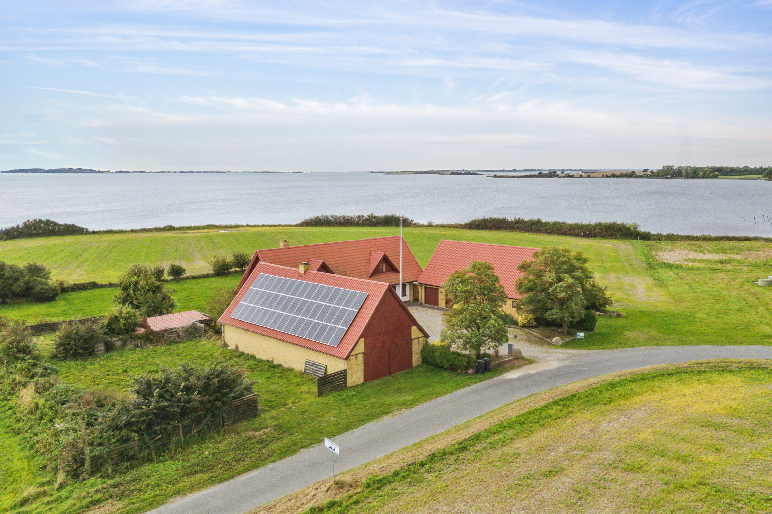Miniaturebillede 1: luftfoto. Billede af Strandhuse 27, Fjællebroen, 5762 Vester Skerninge