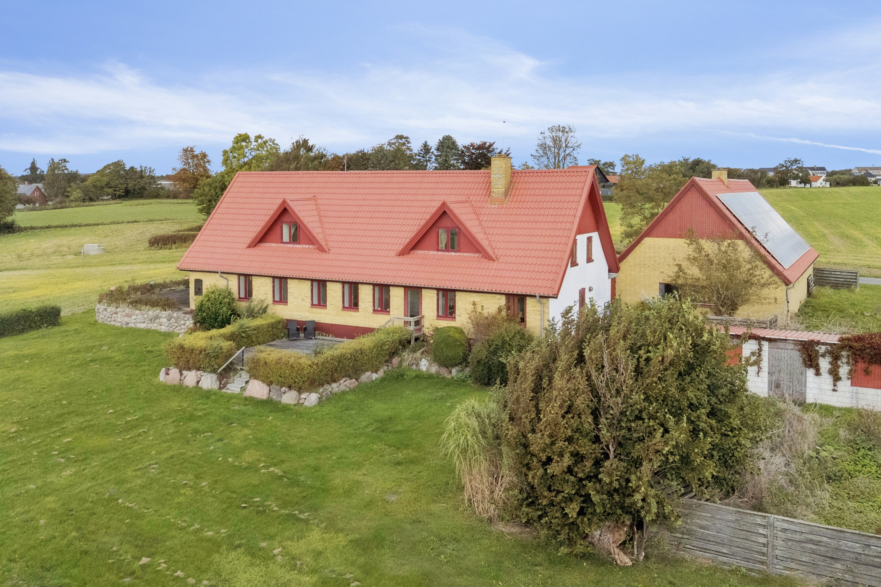 Fremhævet set fra haven billede i fuldskærmstilstand. Billede af Strandhuse 27, Fjællebroen, 5762 Vester Skerninge