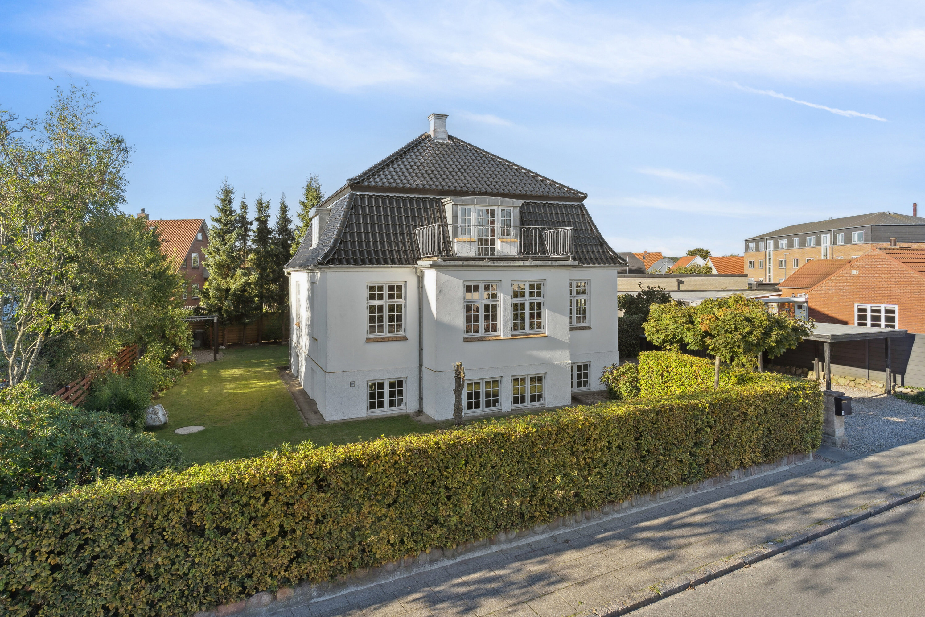 Miniaturebillede 1: set fra vejen. Billede af Sølystvej 30, 8600 Silkeborg