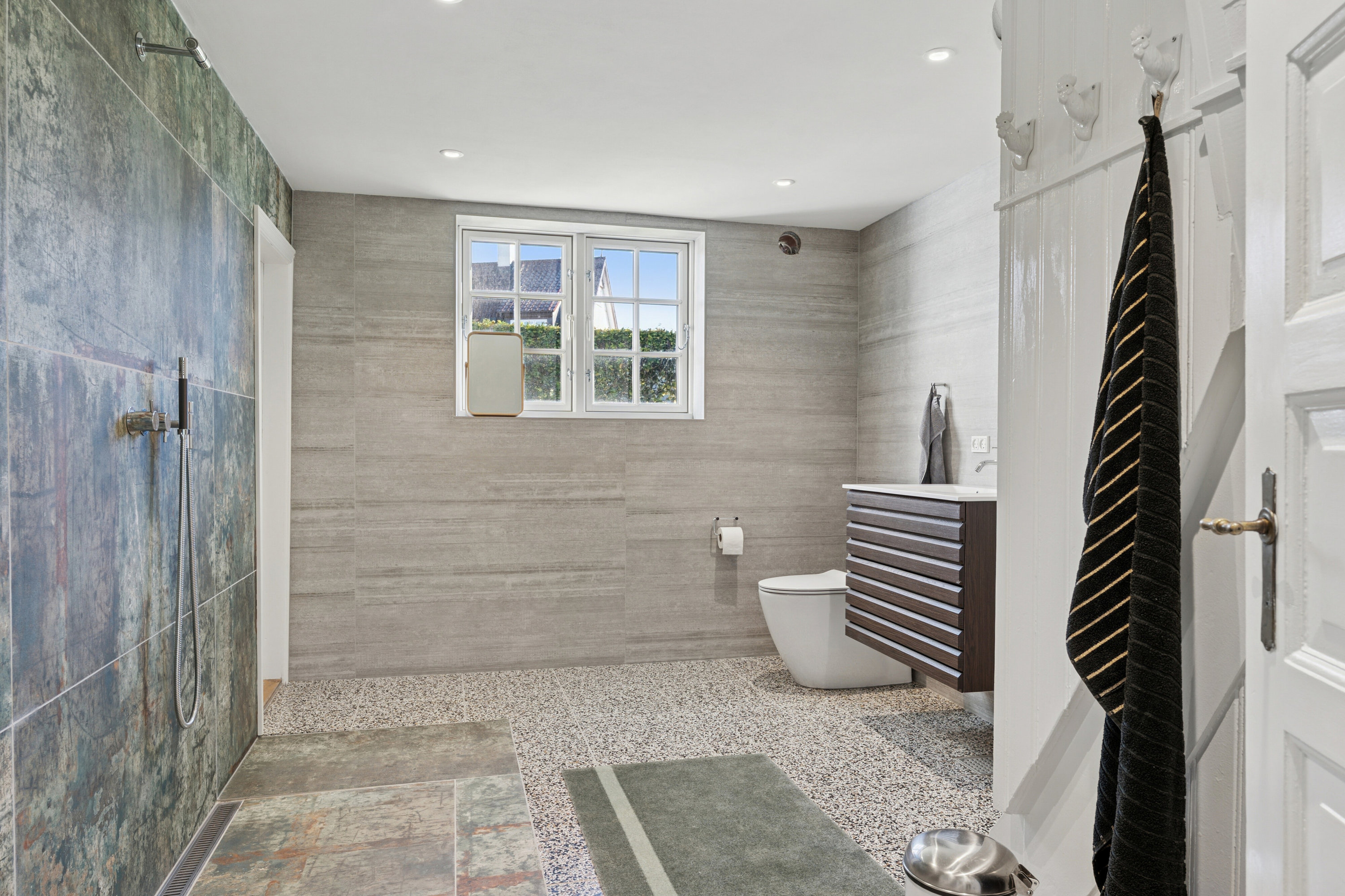 Fremhævet badeværelse billede i fuldskærmstilstand. Billede af Sølystvej 30, 8600 Silkeborg