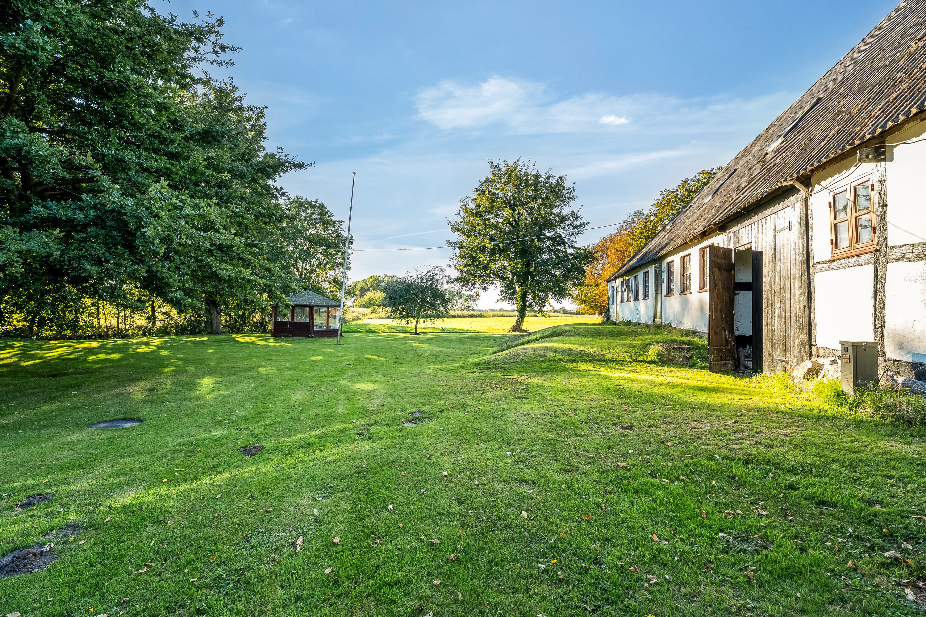 Fremhævet facade billede i fuldskærmstilstand. Billede af Avnedevej 11, 4900 Nakskov