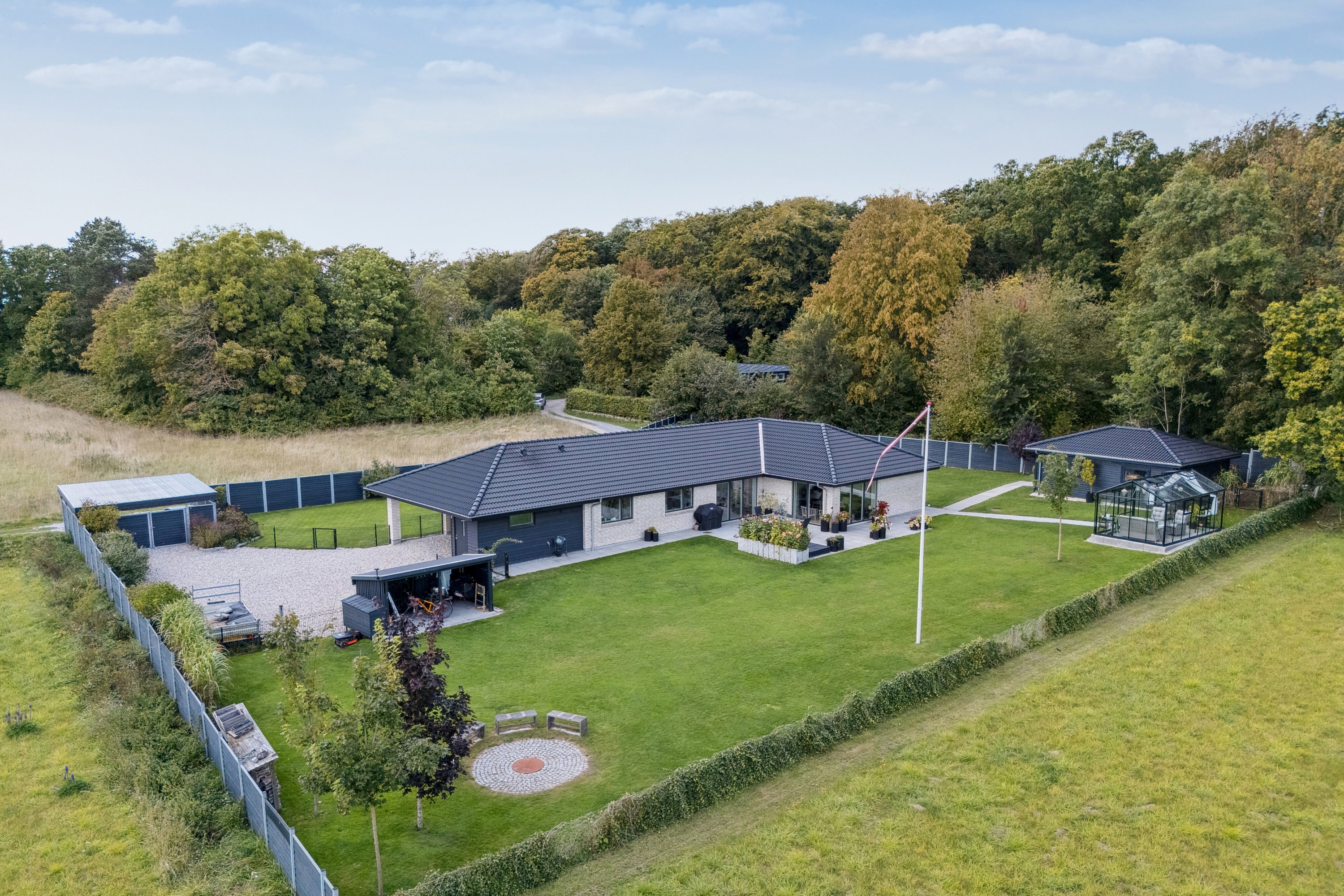 Fremhævet set fra haven billede i fuldskærmstilstand. Billede af Slagelsevej 38, 4230 Skælskør