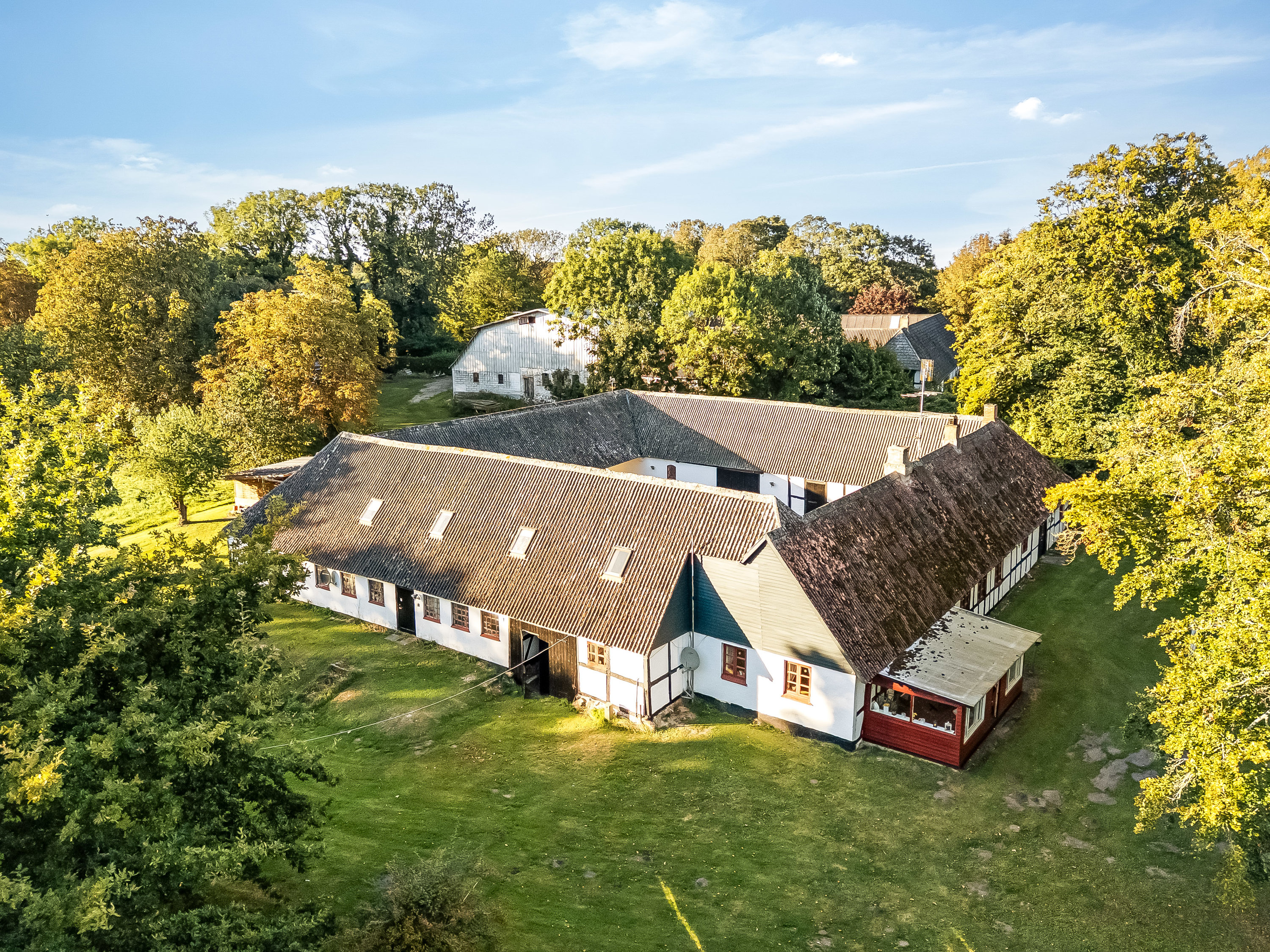 Fremhævet facade billede i fuldskærmstilstand. Billede af Avnedevej 11, 4900 Nakskov