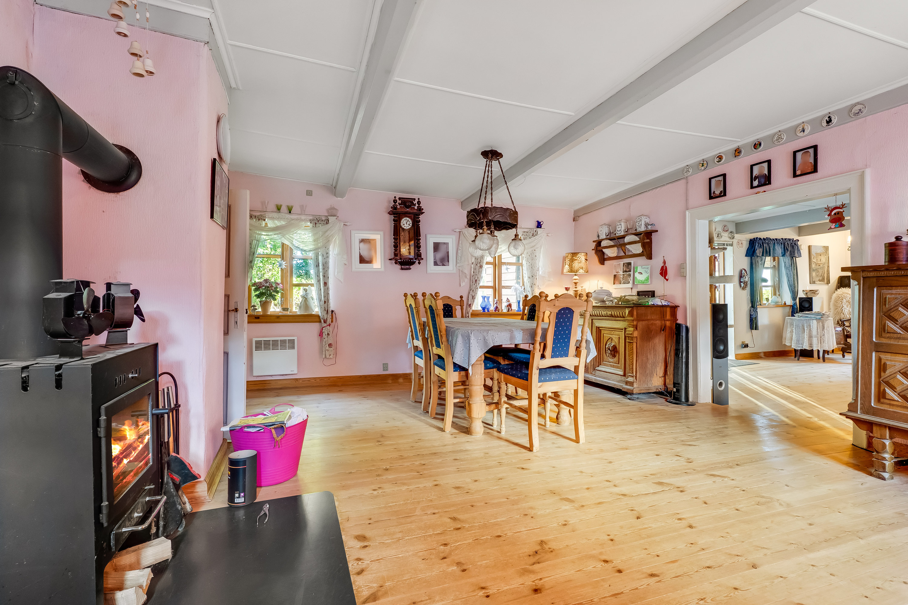 Fremhævet stue billede i fuldskærmstilstand. Billede af Avnedevej 11, 4900 Nakskov