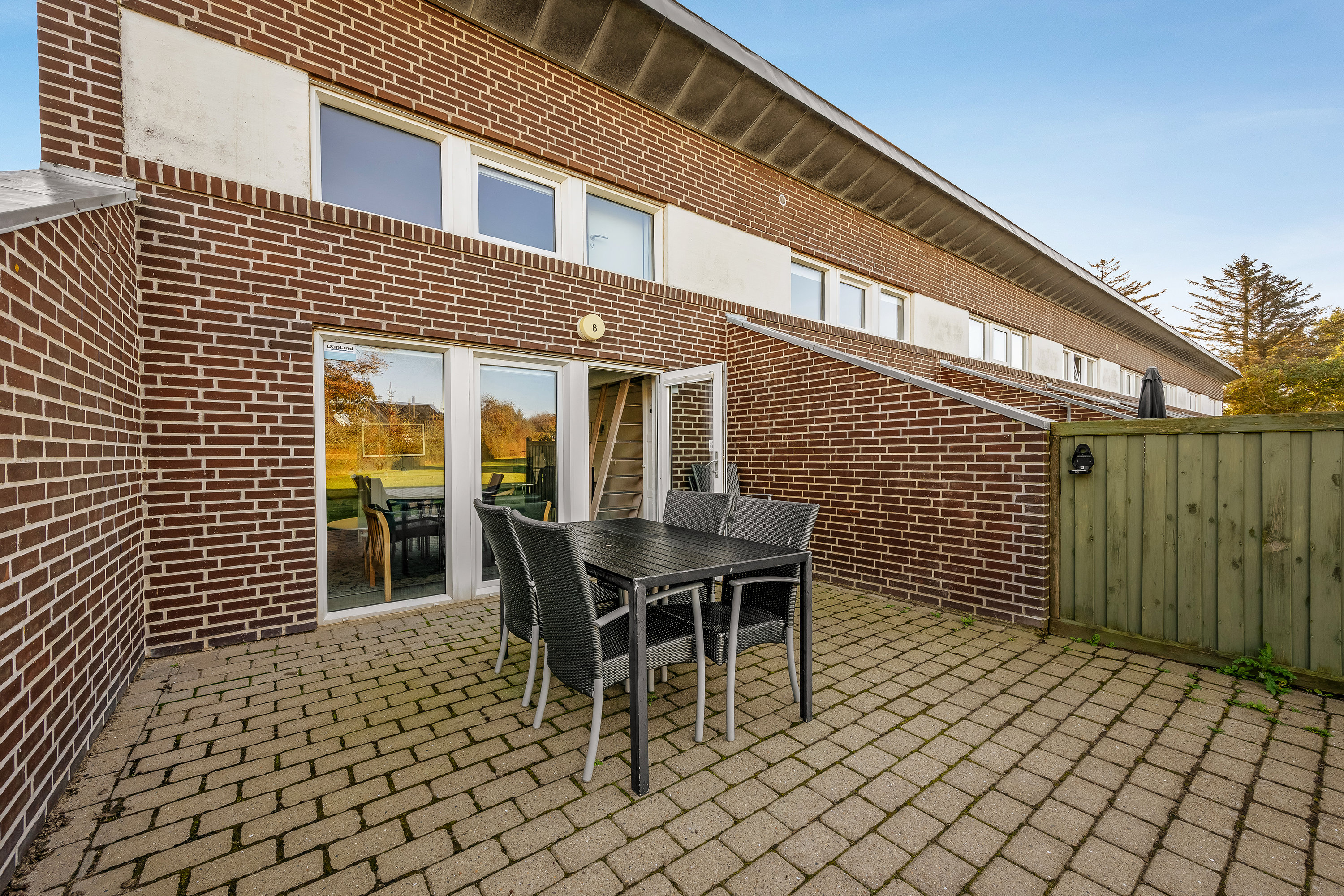 Fremhævet terrasse billede i fuldskærmstilstand. Billede af Vester Fælled 76 (A8), Bork Havn, 6893 Hemmet