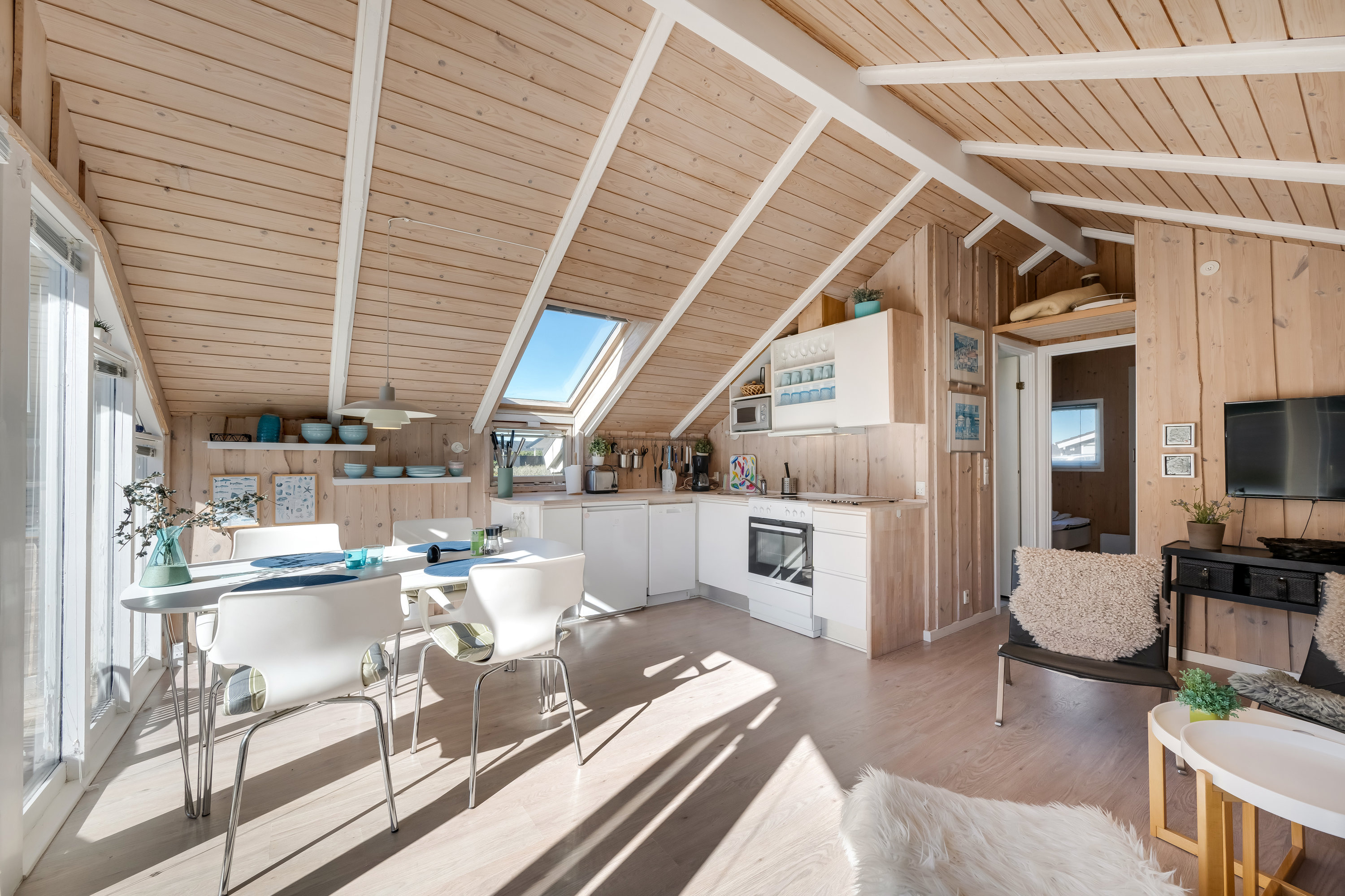 Fremhævet køkken billede i fuldskærmstilstand. Billede af Baunebjergvej 23, Haurvig, 6960 Hvide Sande