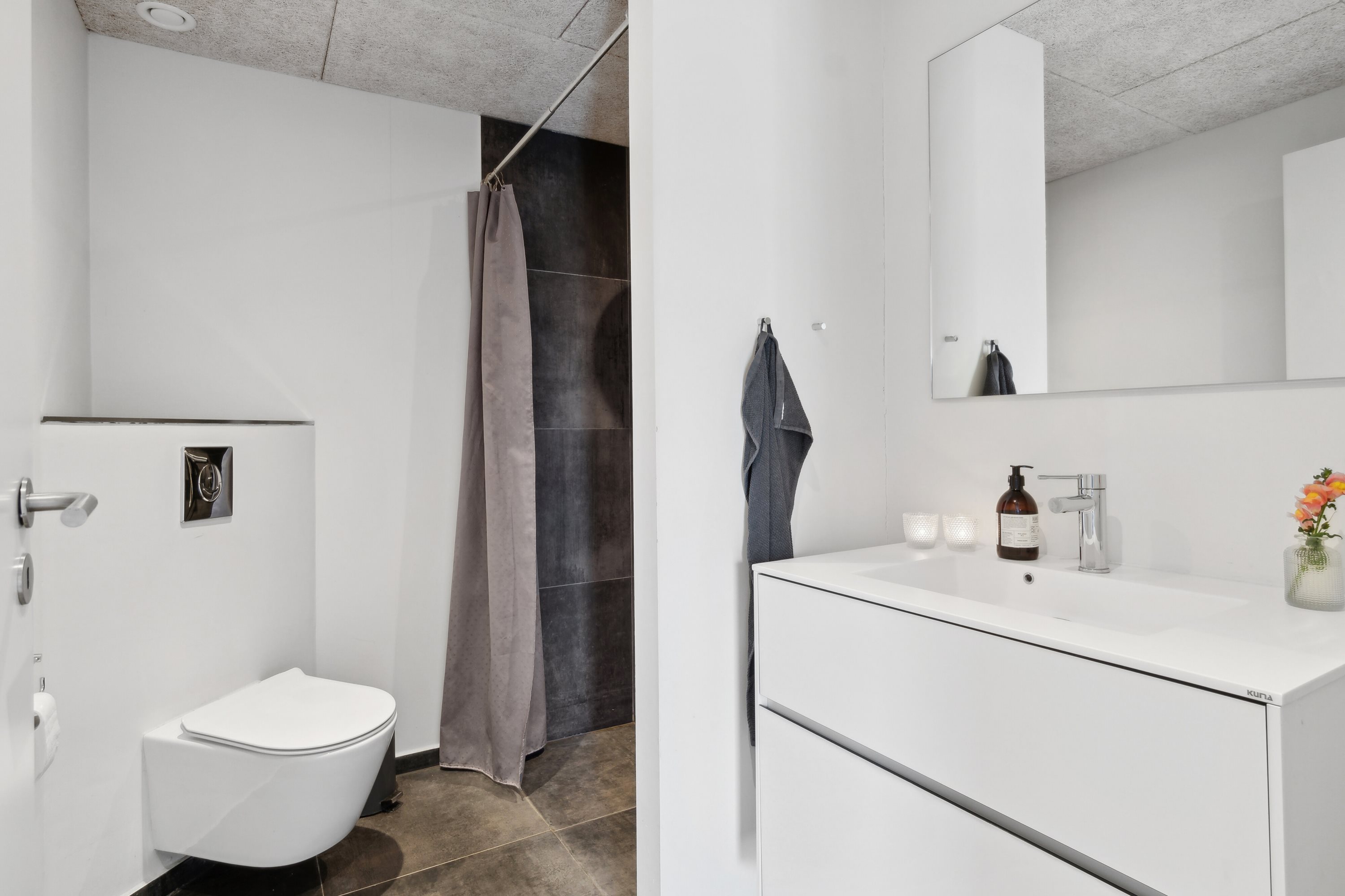 Fremhævet badeværelse billede i fuldskærmstilstand. Billede af Bornholmsgade 9, 7430 Ikast