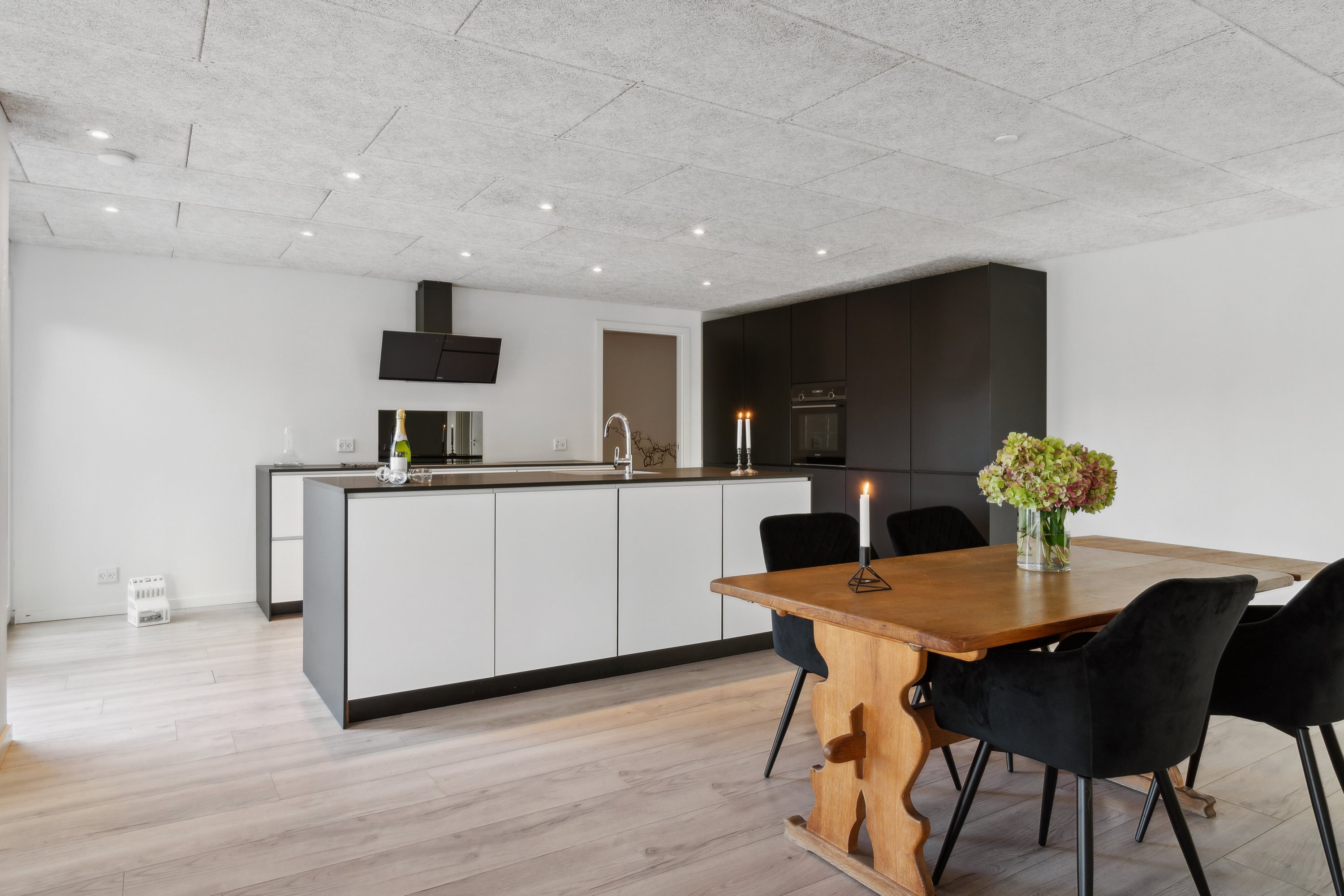 Fremhævet spiseplads billede i fuldskærmstilstand. Billede af Bornholmsgade 9, 7430 Ikast