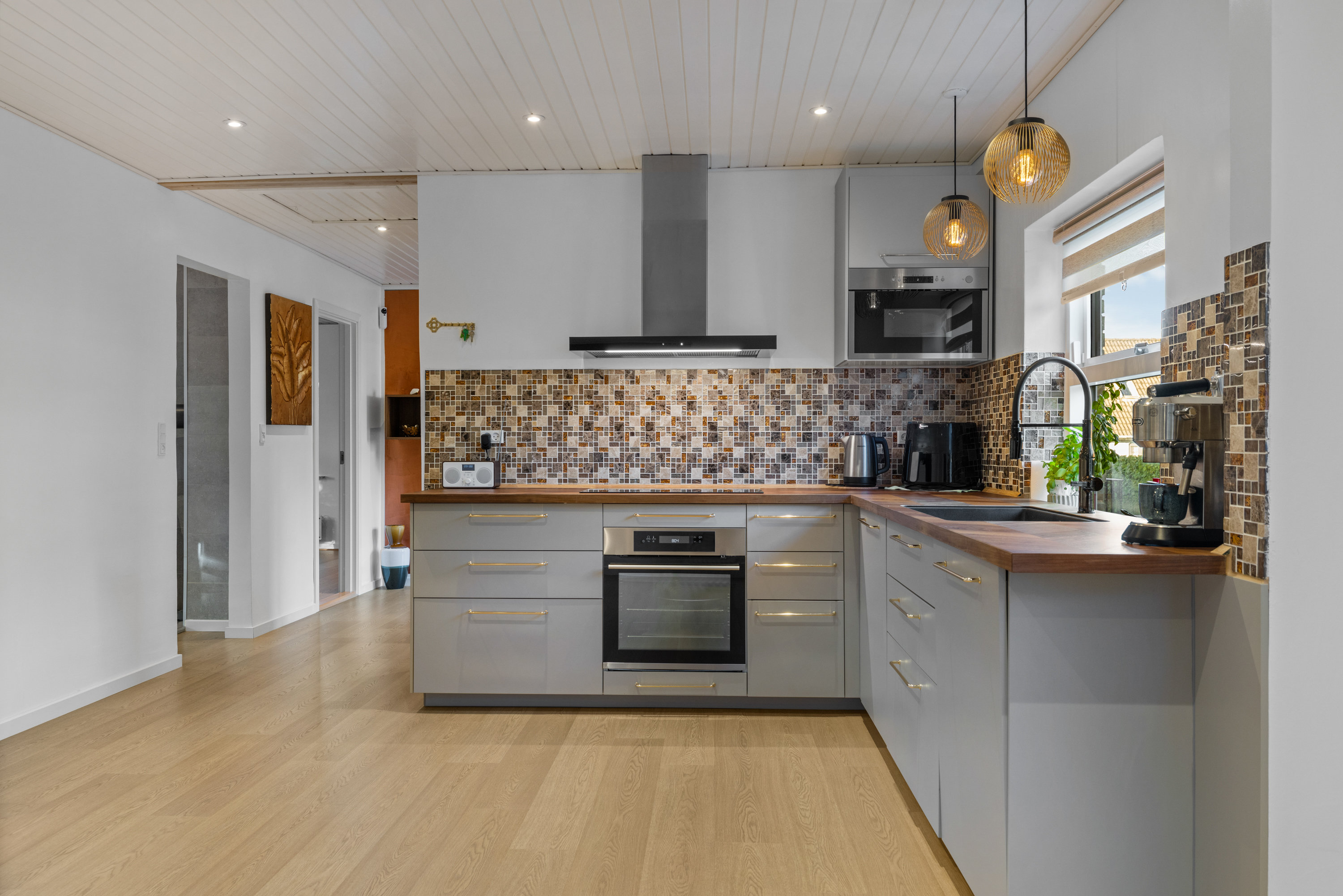 Fremhævet køkken billede i fuldskærmstilstand. Billede af Kirkevej 19, Vejle, 5672 Broby